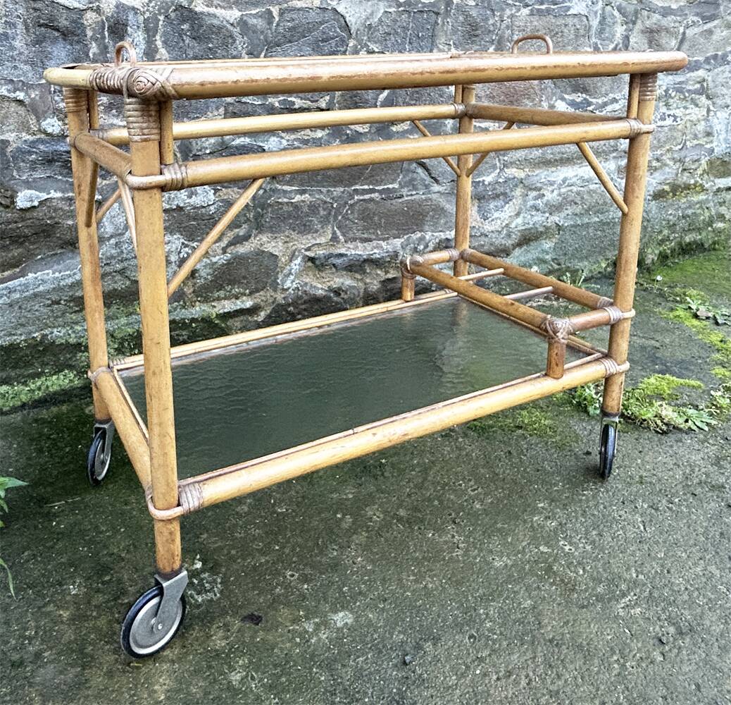Vintage rolling dessert trolley in rattan, removable tray, Riviera style, 50s-60s.