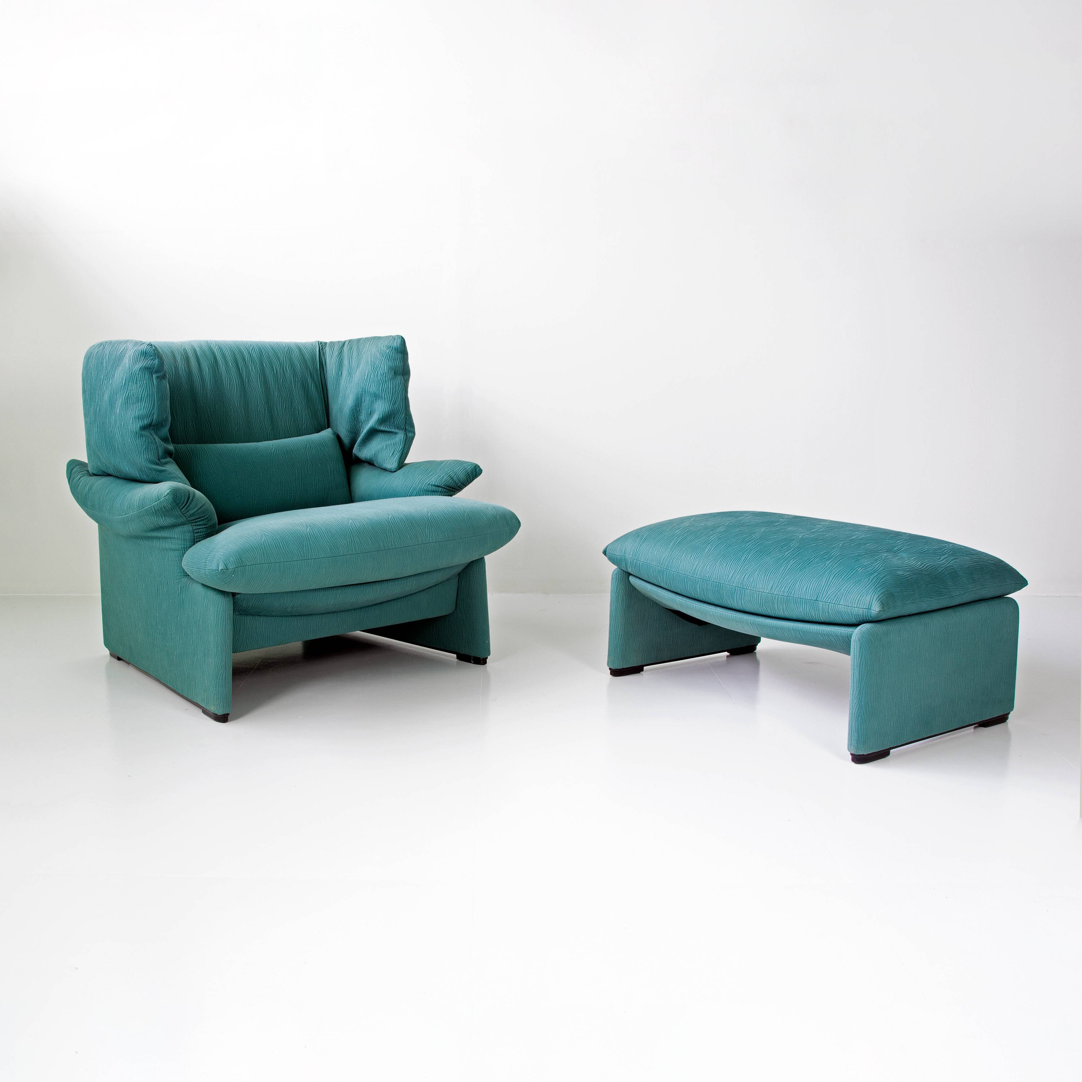 Cassina 'Portovenere' lounge chair with footstool – Vico Magistretti