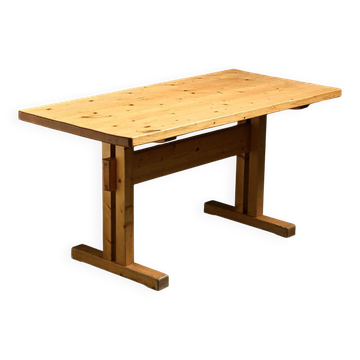 Table à dîner pour les Arcs France vers 1975