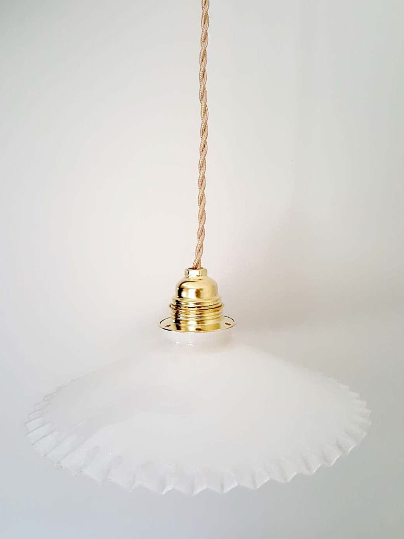 Suspension en opaline