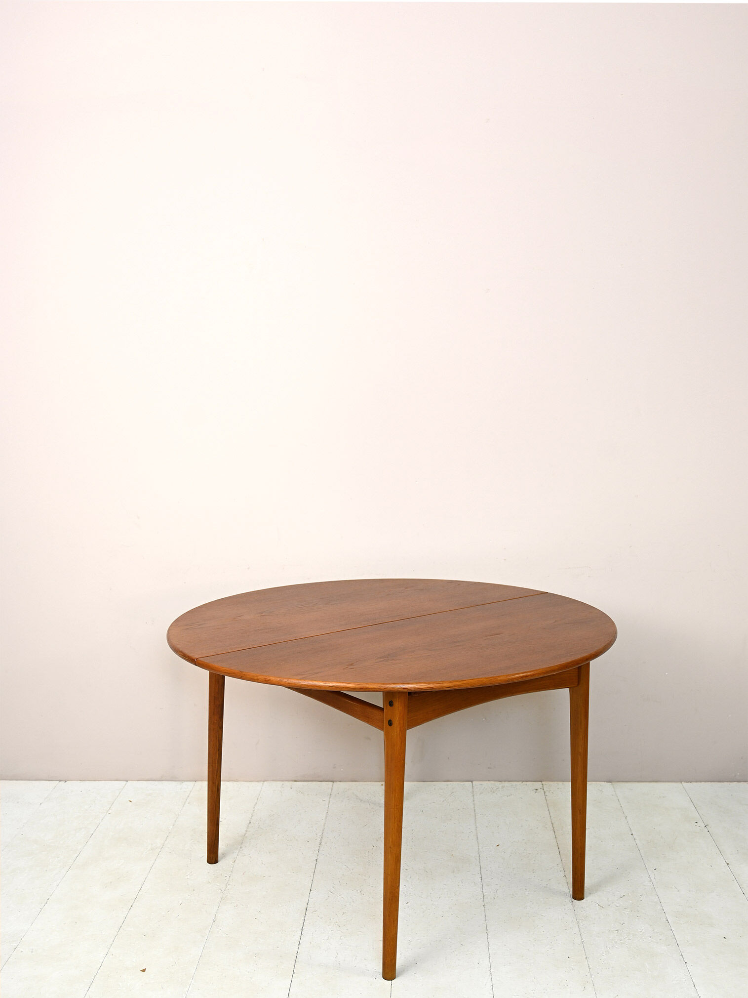 Vintage teak table with two extensions