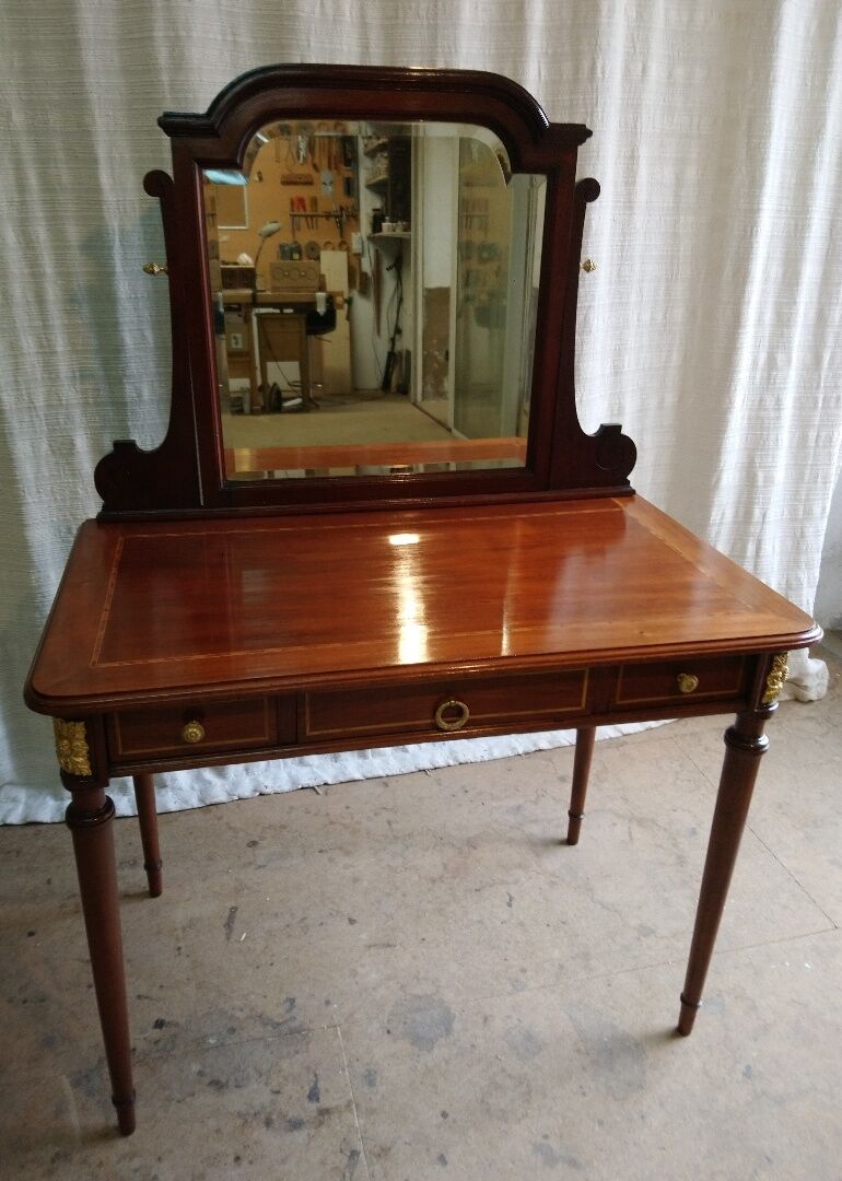 Old mahogany dressing table
