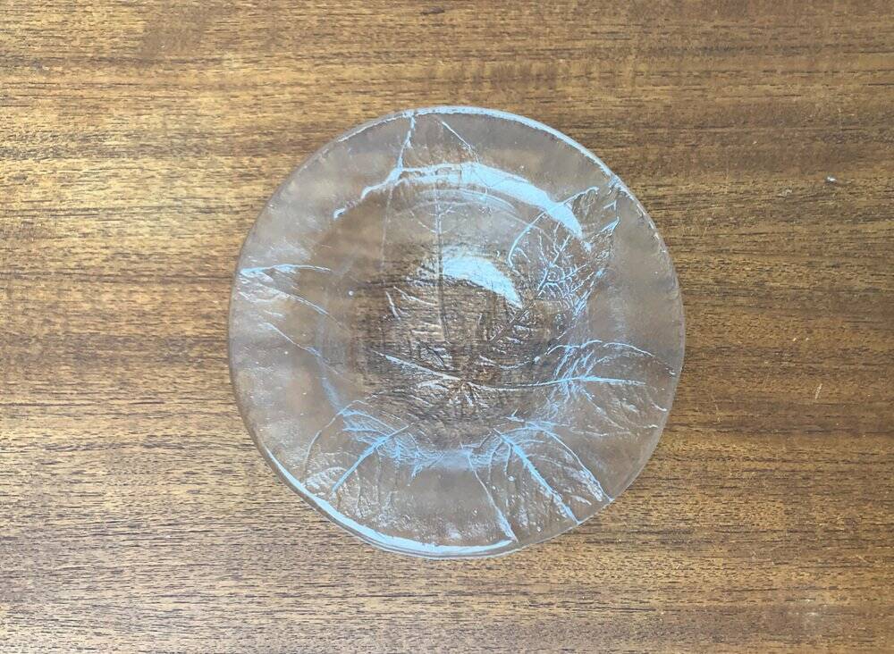 Set of 4 vintage Swedish glass bowls with floral design by Ann Wärff for Kosta Boda.