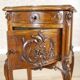 Table de nuit rococo en noyer avec plateau en marbre