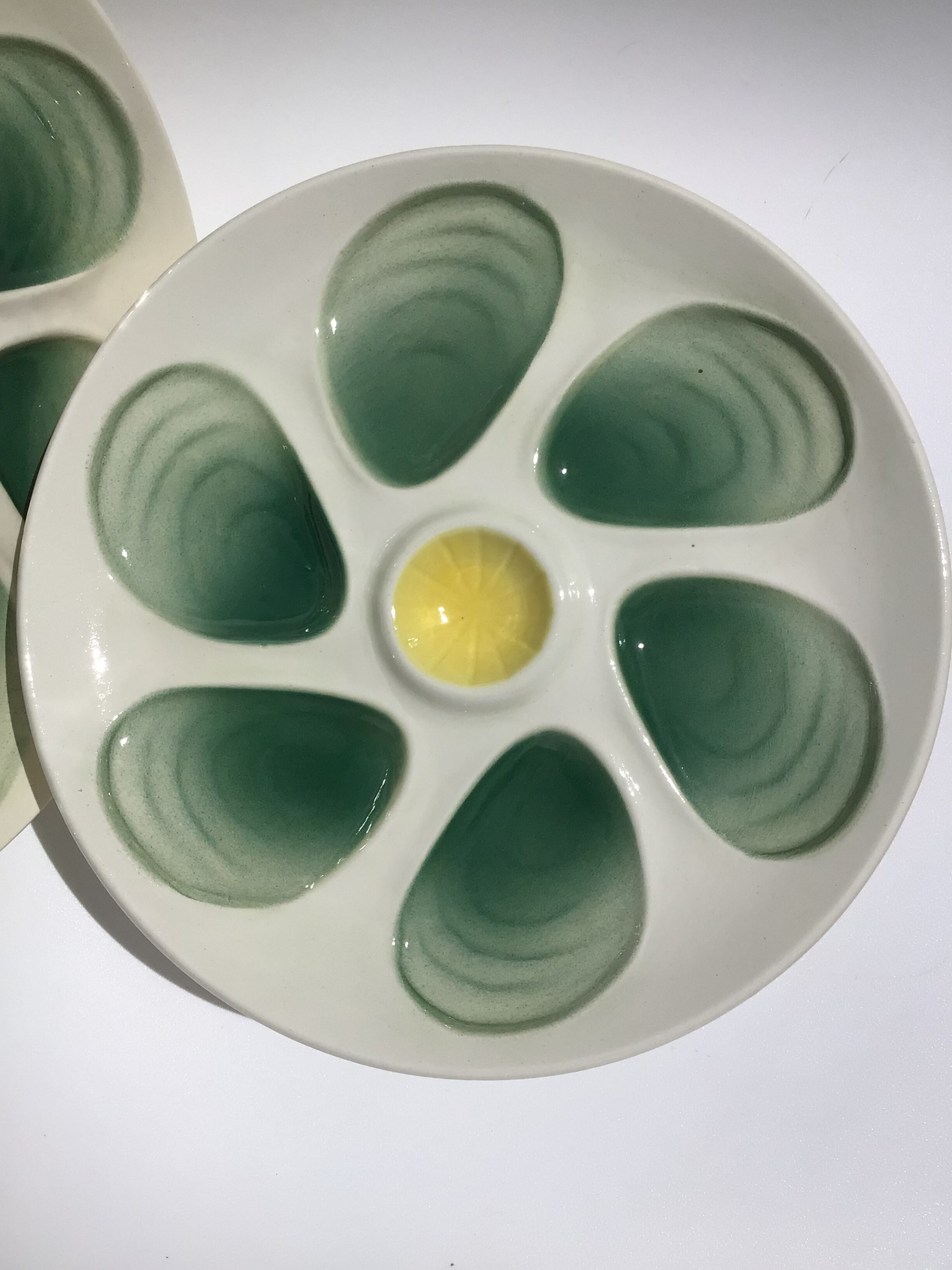 6 oyster plates Salins green earthenware cream
