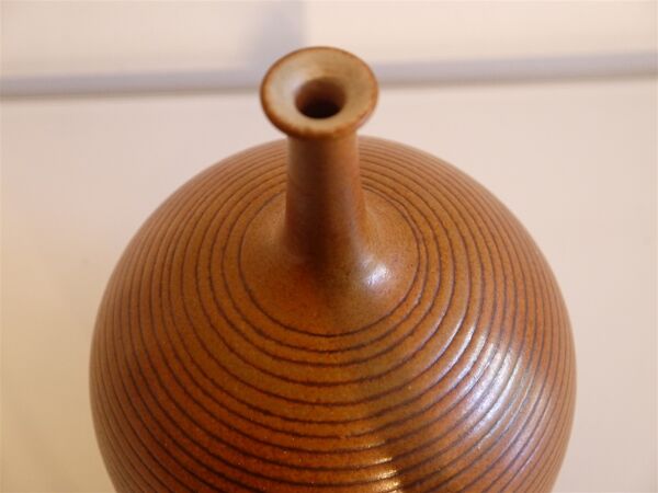 Vase vintage boule en ceramique de Joan Carillo 1970