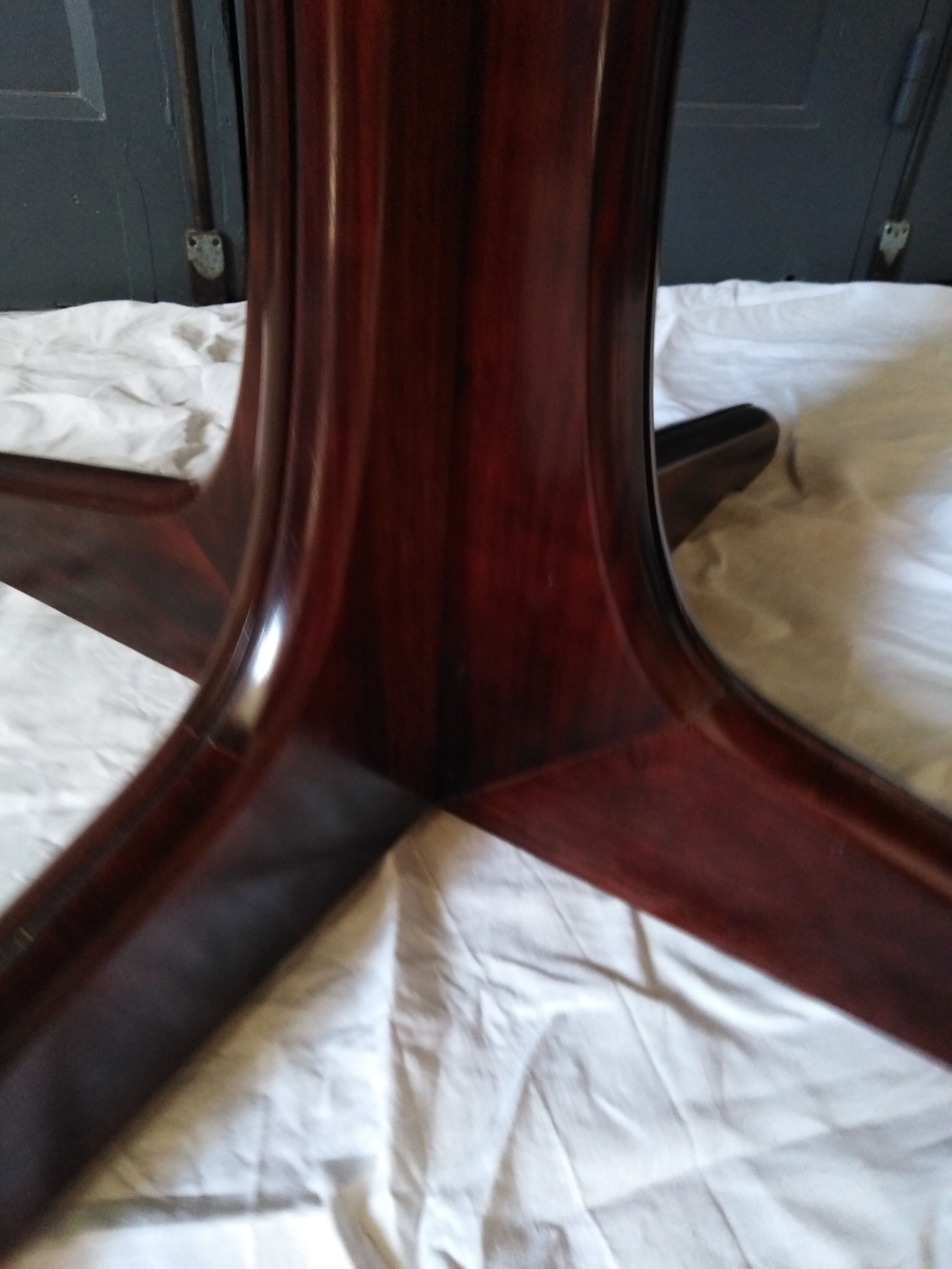 Baumann extended round table