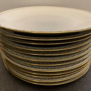 12 assiettes plates en porcelaine de Chartres sur Cher, Tiffonnet et Cie