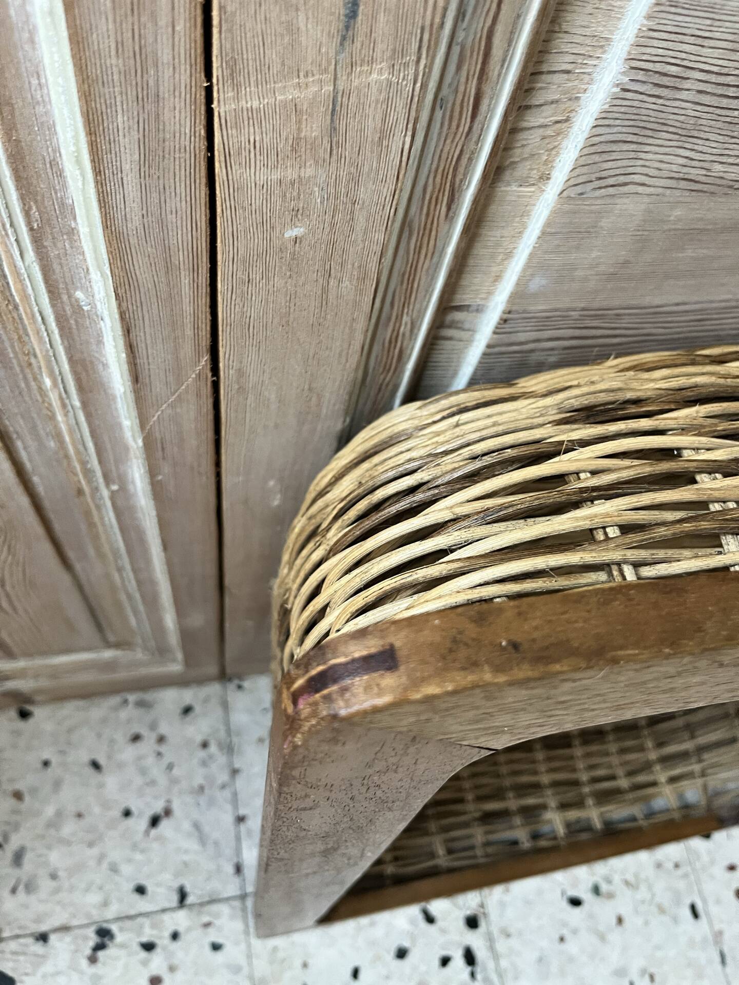 Panier en osier et bois 