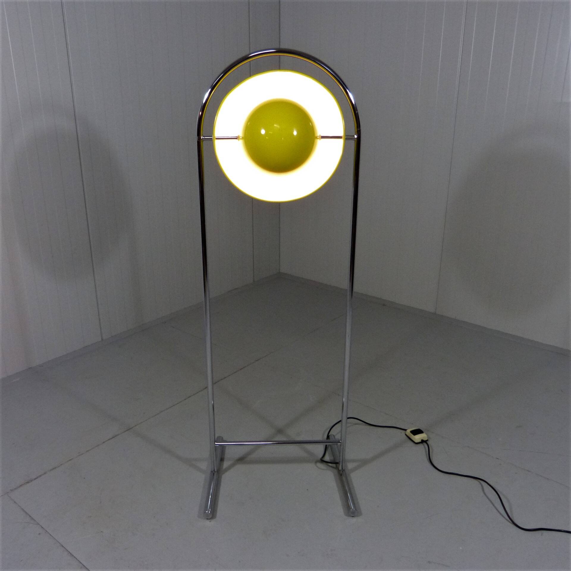 Cosack yellow flowerpot floor lamp 1960-70’s