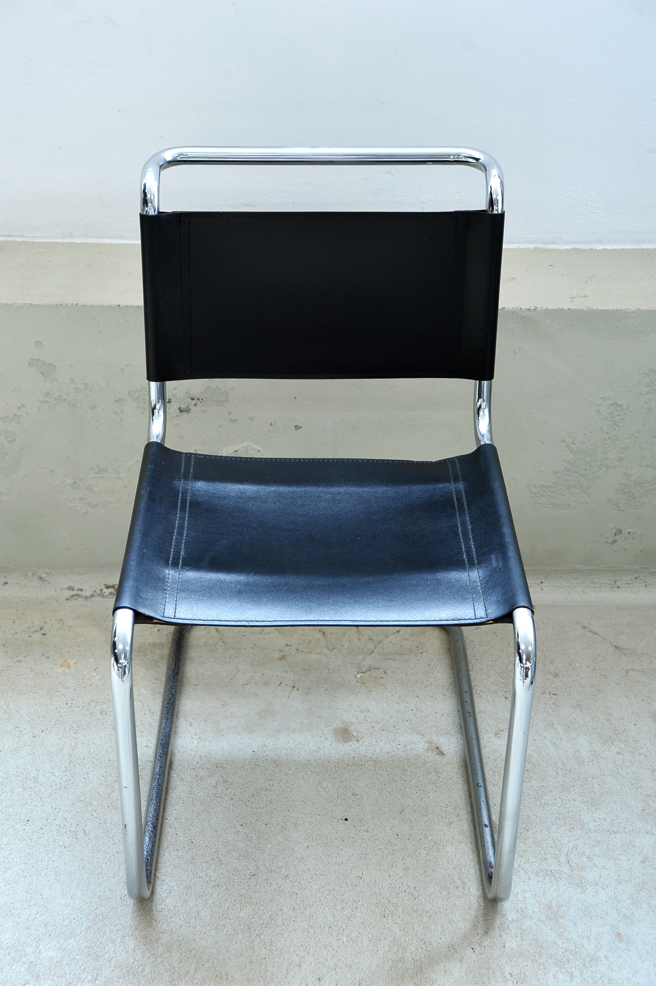 Cantilever chair S33 of Mart Stam