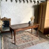 Farm table
