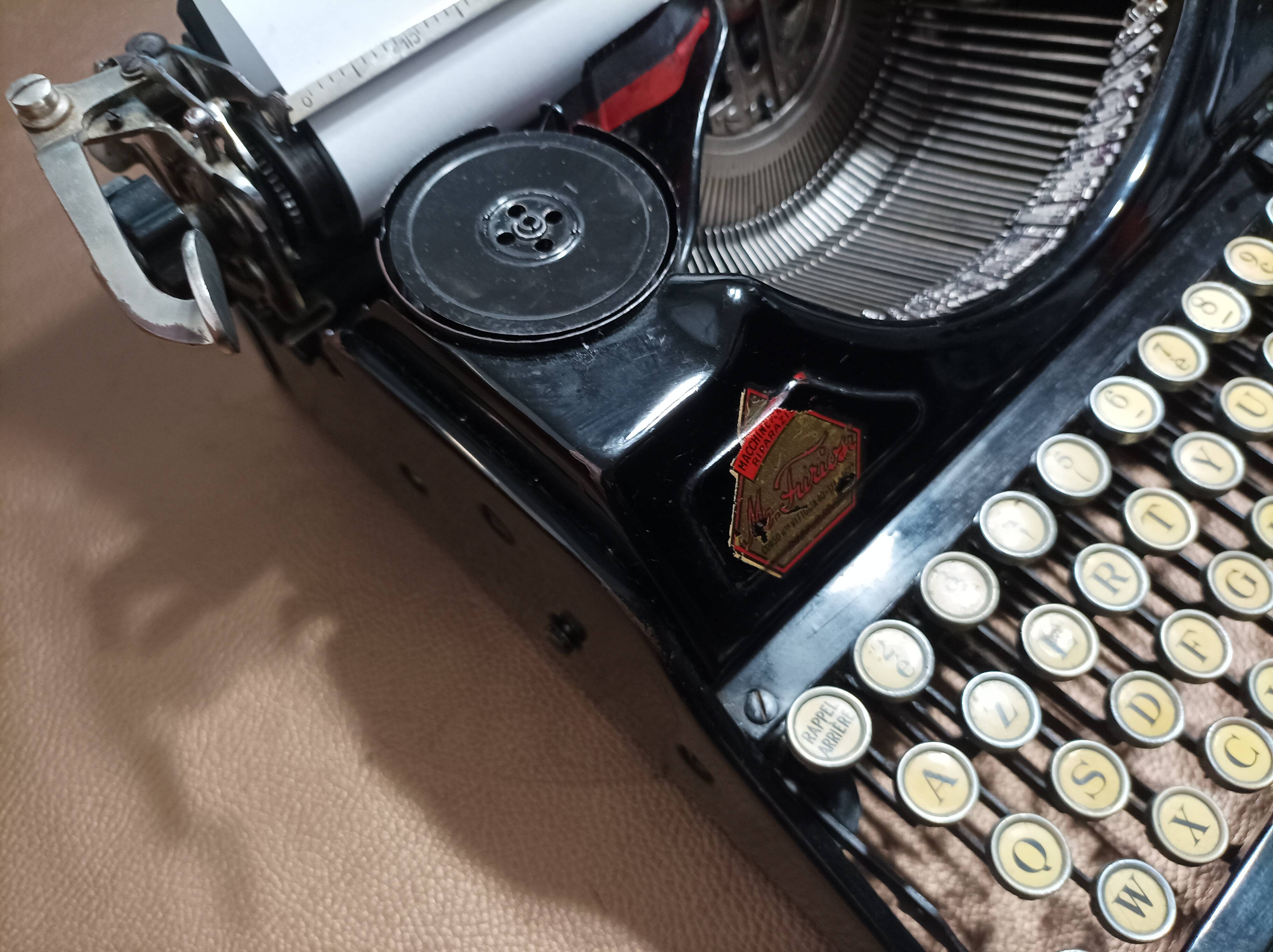 Machine à écrire s.i.m modèle  novalevi années 30 - rare