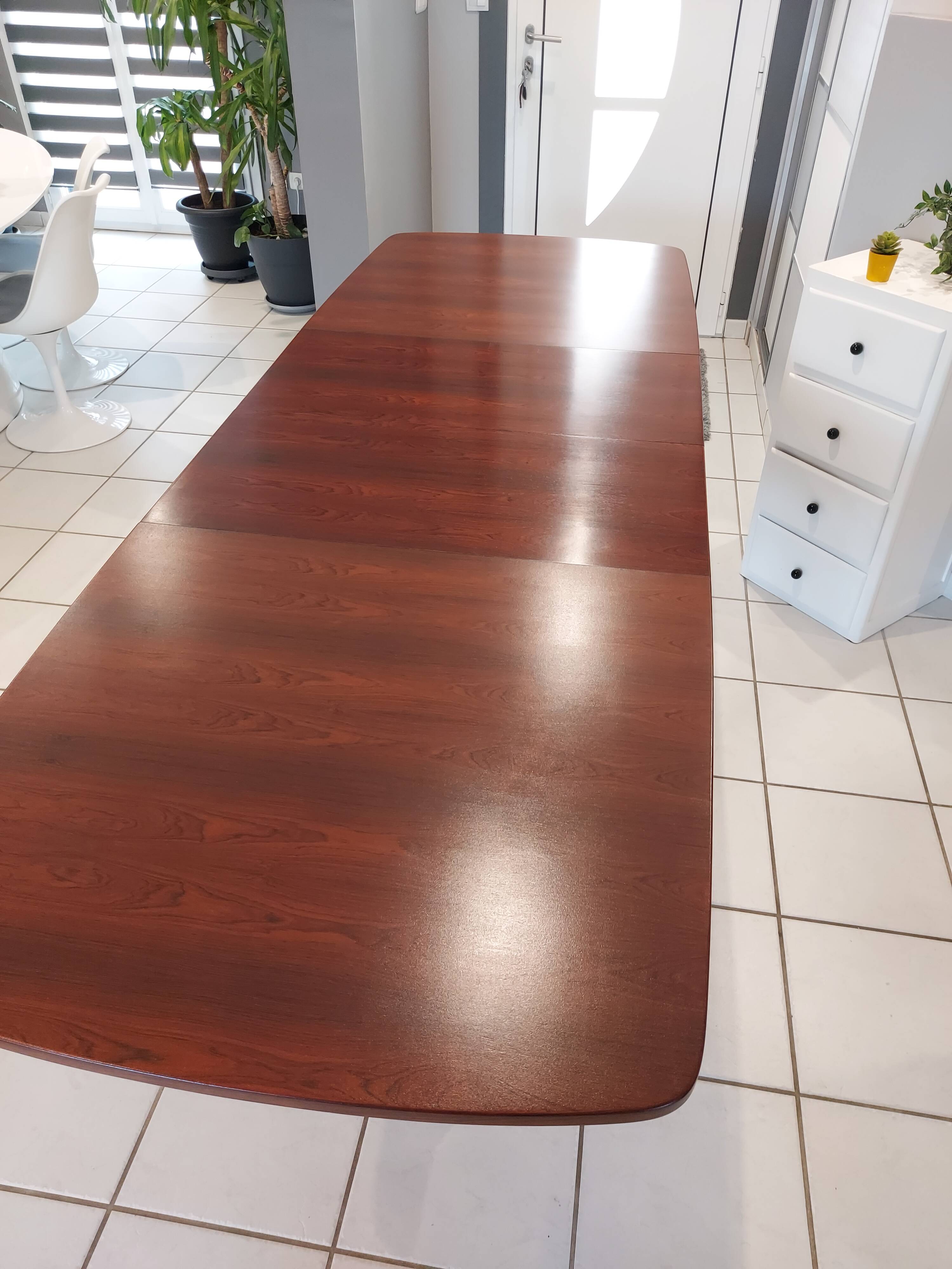 Extendable dining table in vintage Rio Rosewood 1960s