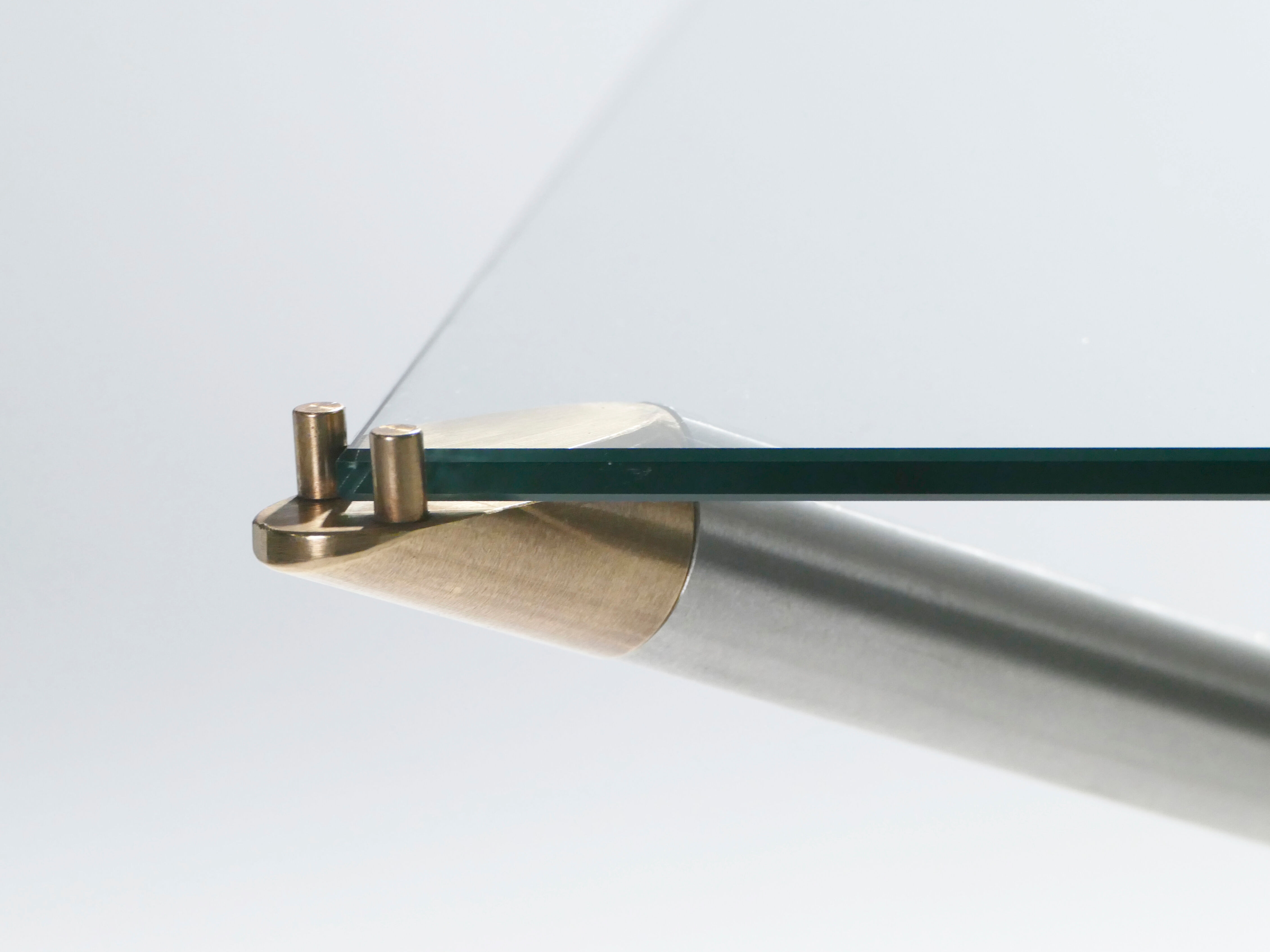 Table lower rifle barrel and brass 70s