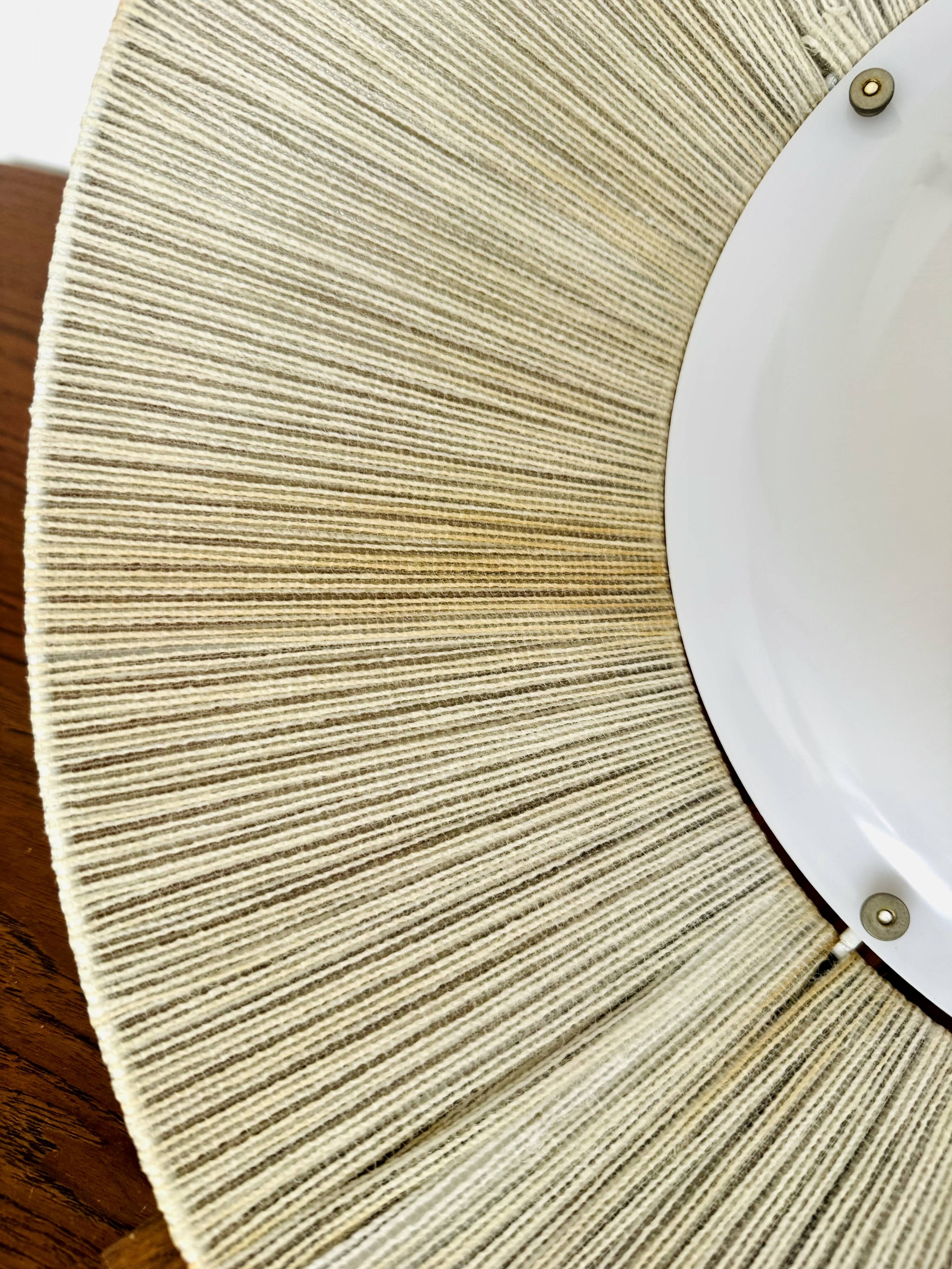 Lampe à suspension en teck et sisal de Temde En vente sur