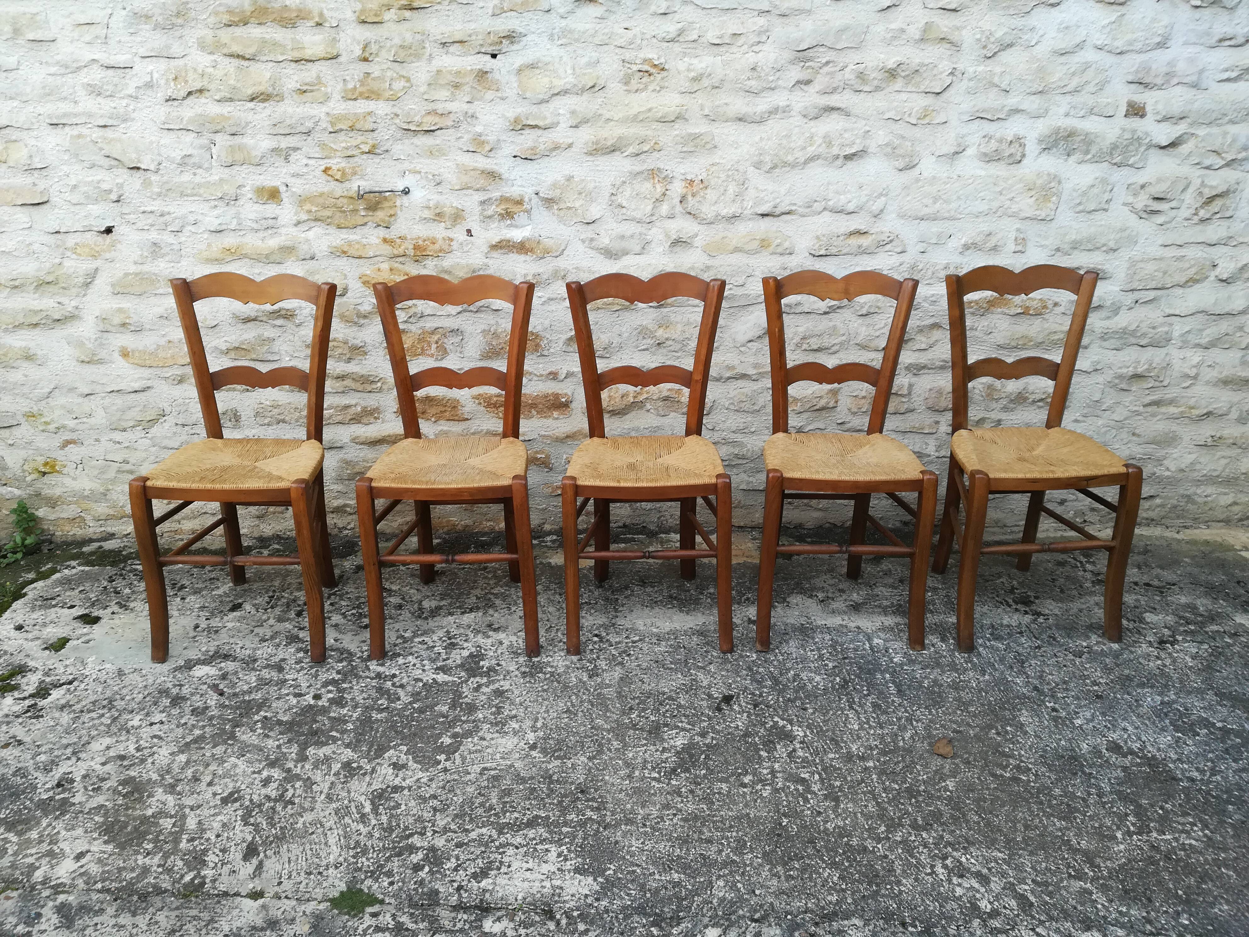 Set of 15 straw chairs