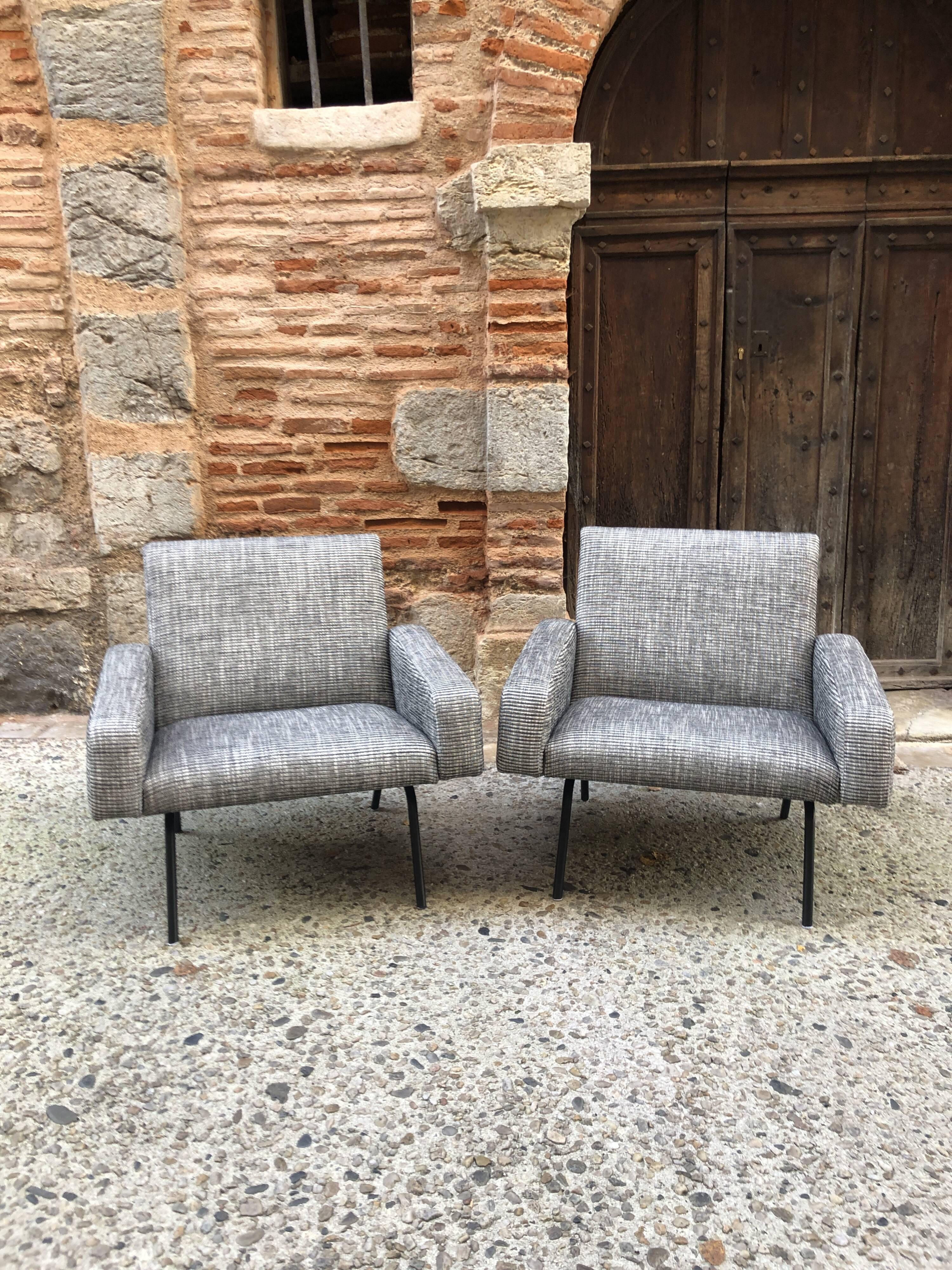 Paire de fauteuils 743 Joseph andré Motte Steiner