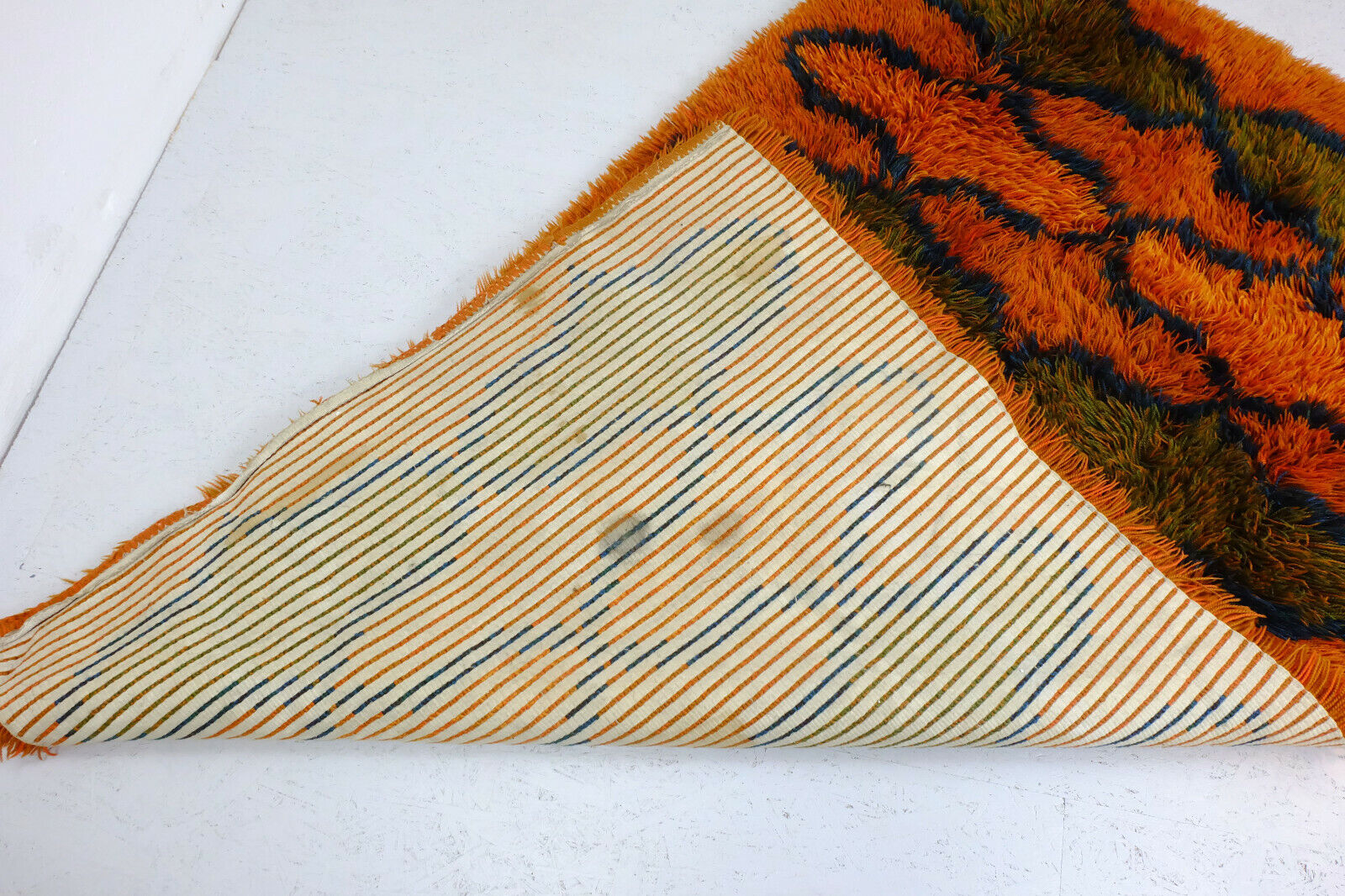 1970s vintage rug carpet psychedelic pop design