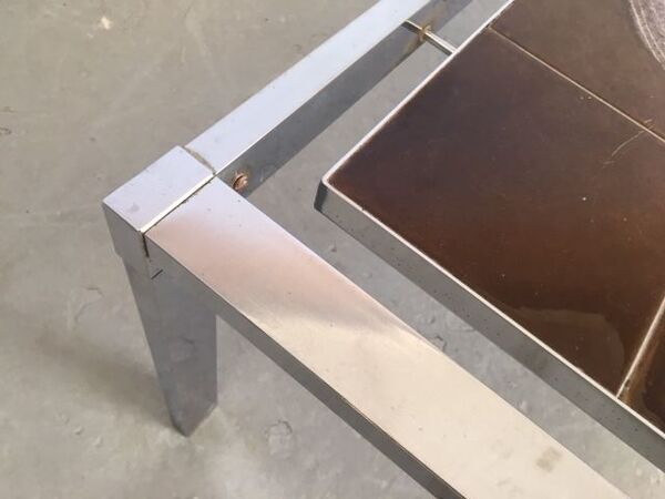 Table basse 1970 carreaux céramique et inox DAP un commentaire ? 300,00 € DISPONIBLE SKU n°7250