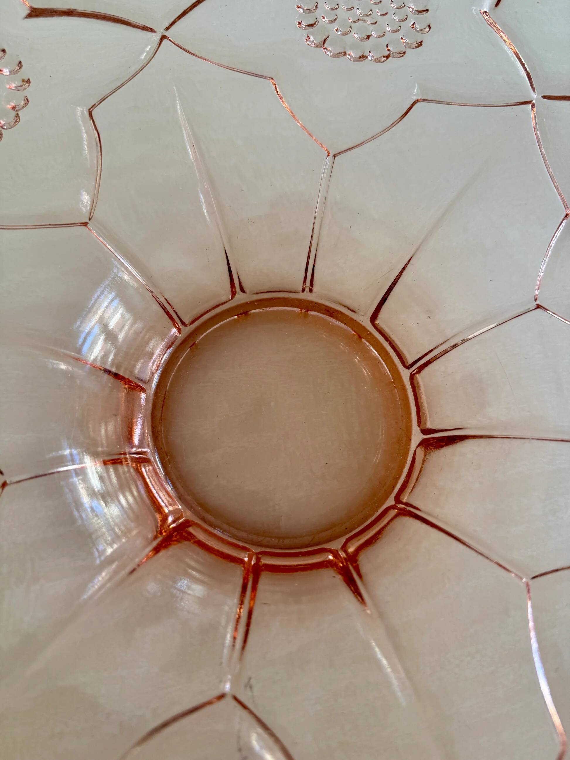 Plate in rosaline - floral patterns