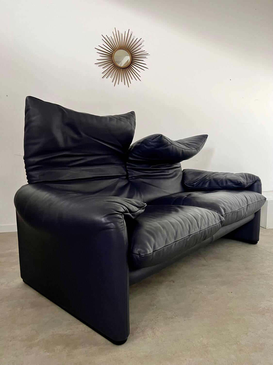 Maralunga sofa designer Vico MAGISTRETTI cassina in vintage midnight blue leather