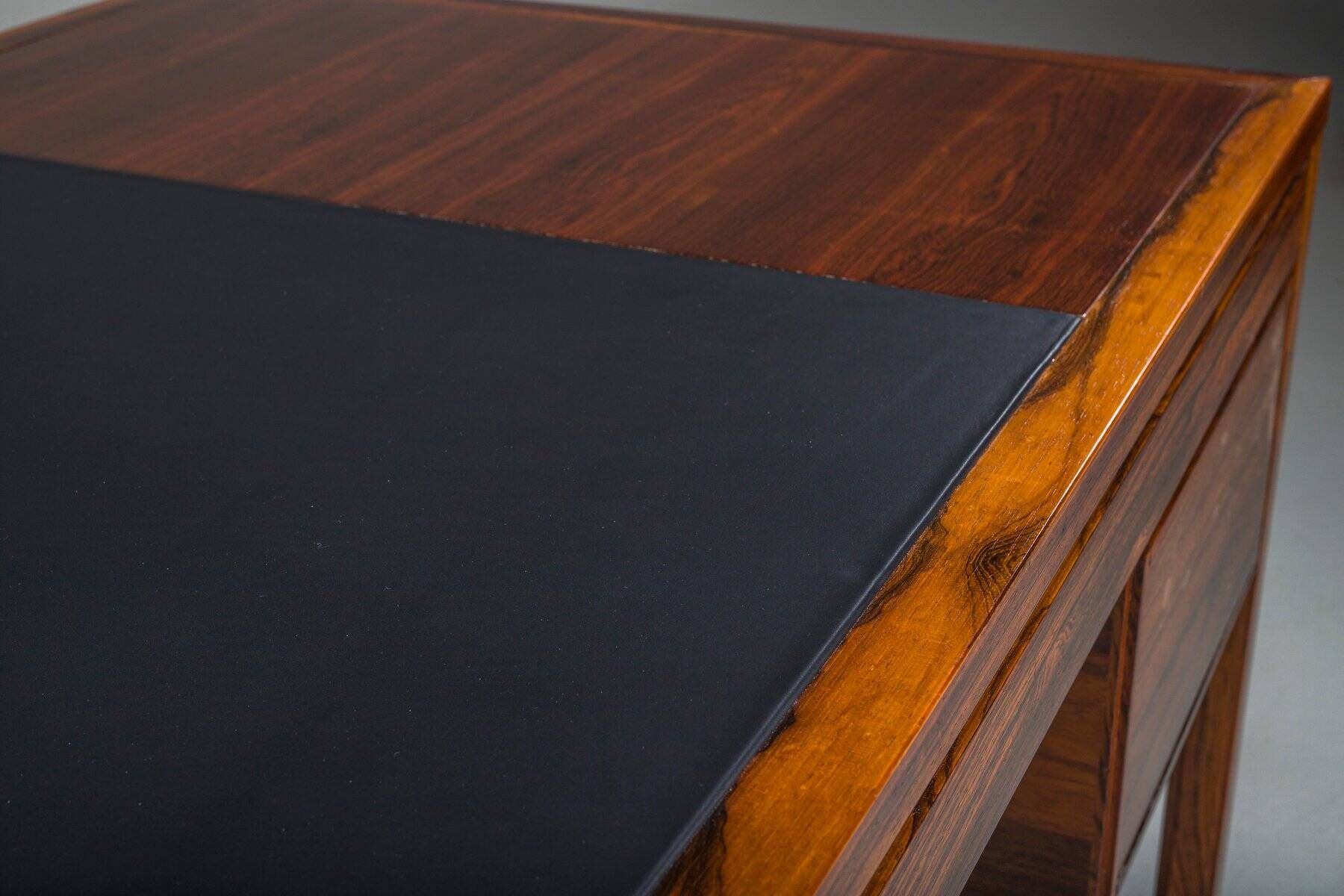 Danish executive desk in rosewood with black leather inlay from Søren Willadsen Møbelfabrik, 1960s