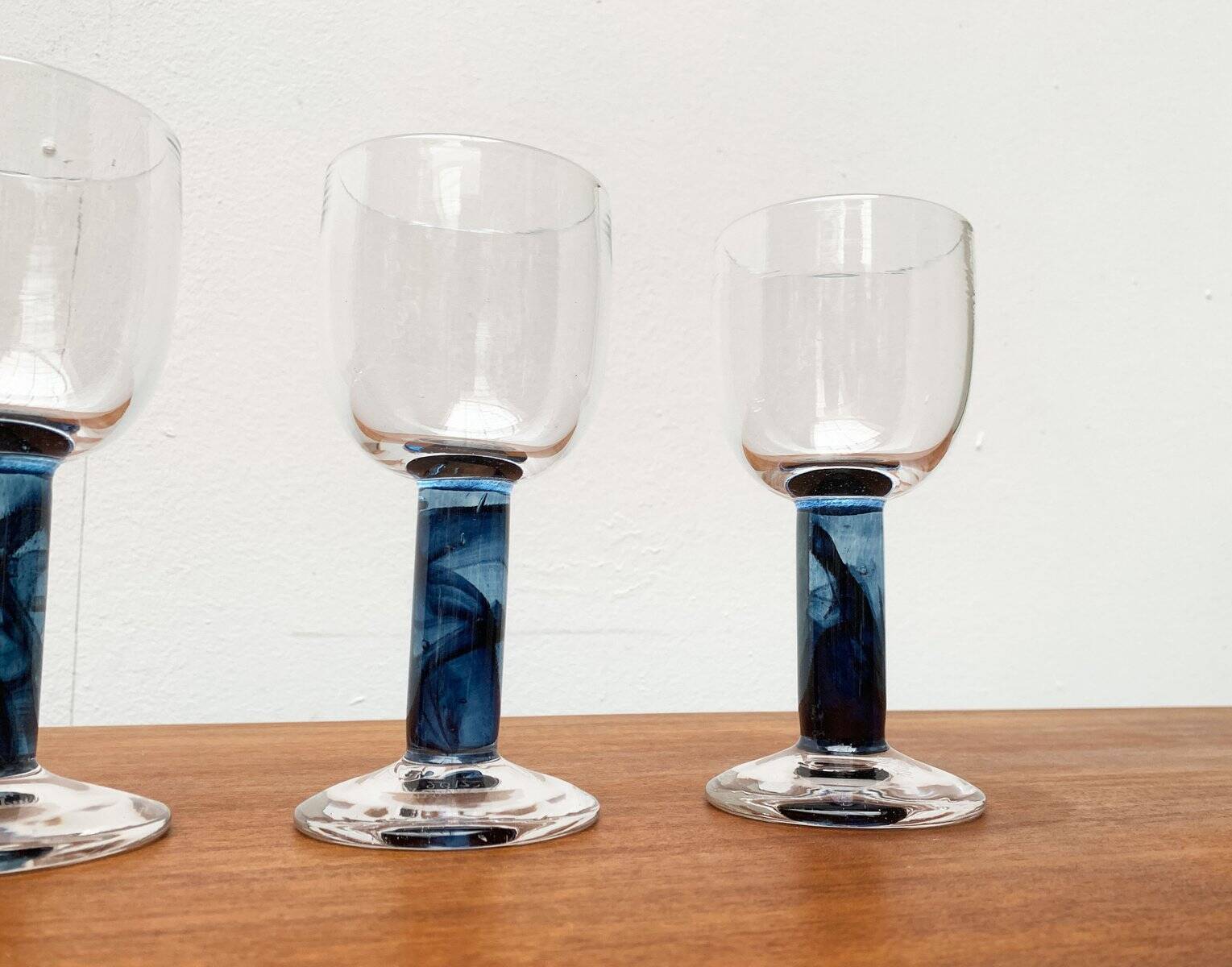 German wine glasses by Regina Kaufmann for Glashagen Hütte, set of 6.