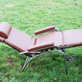 Ancienne chaise longue en simili cuir skai lama