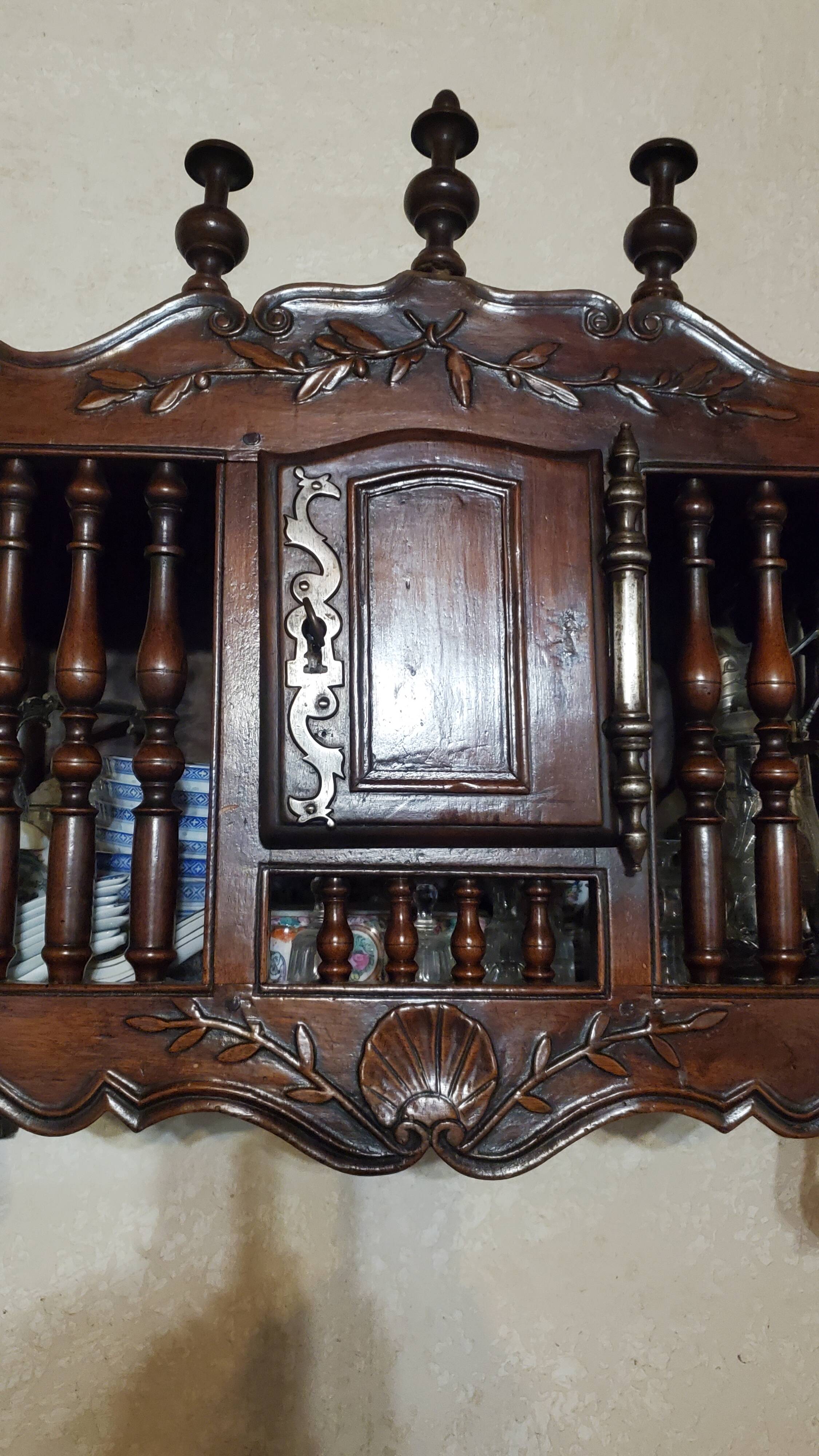 Provençal wooden bread bin