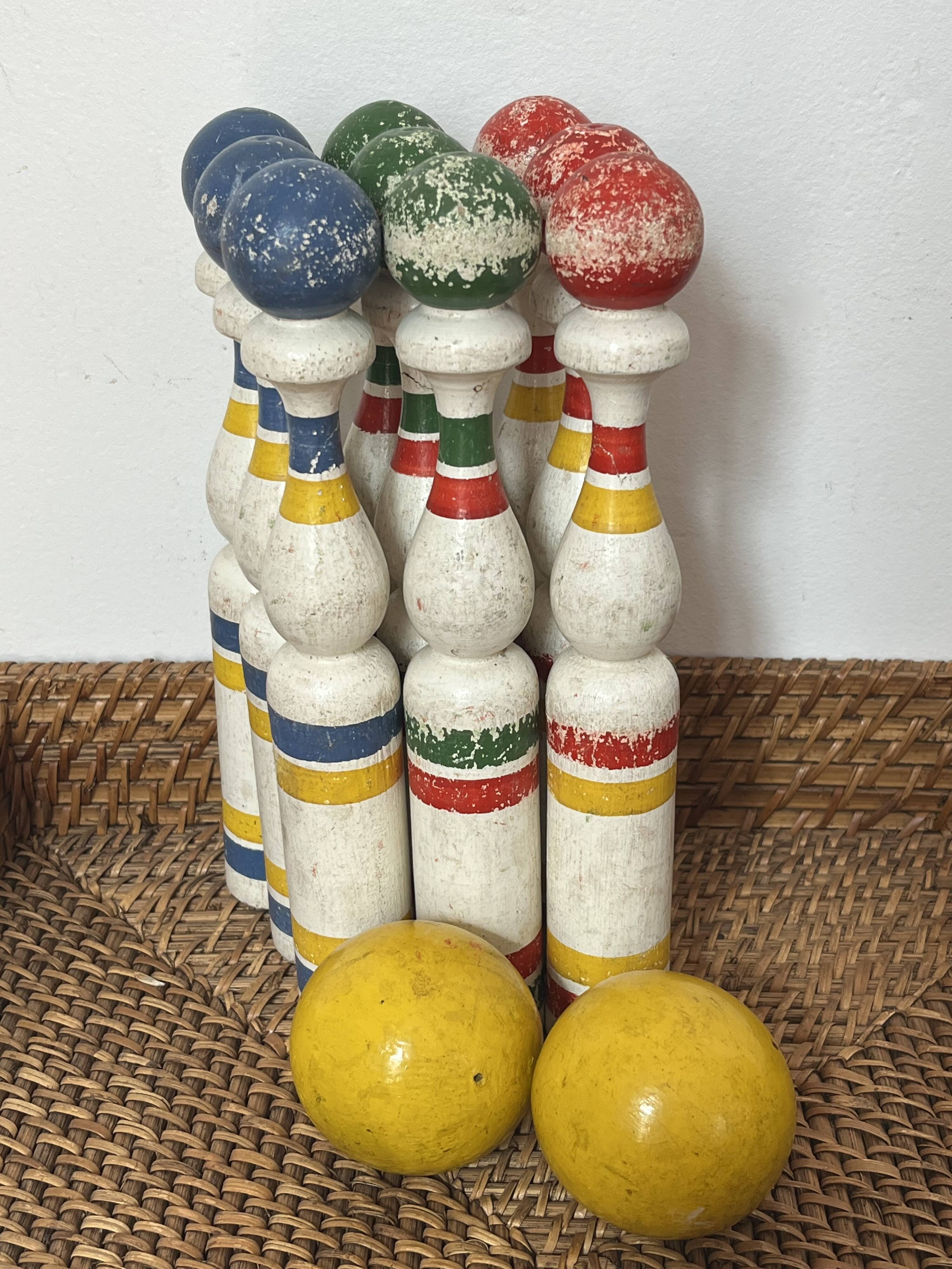 Old bowling game