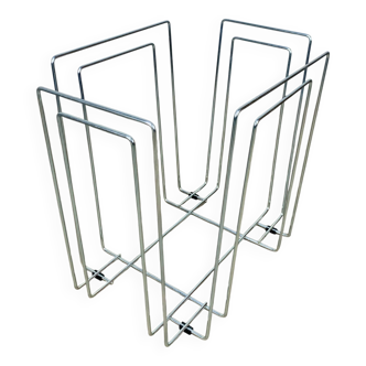 Chrome metal magazine rack from the 80s in the style of Willy Glaeser for TMP.