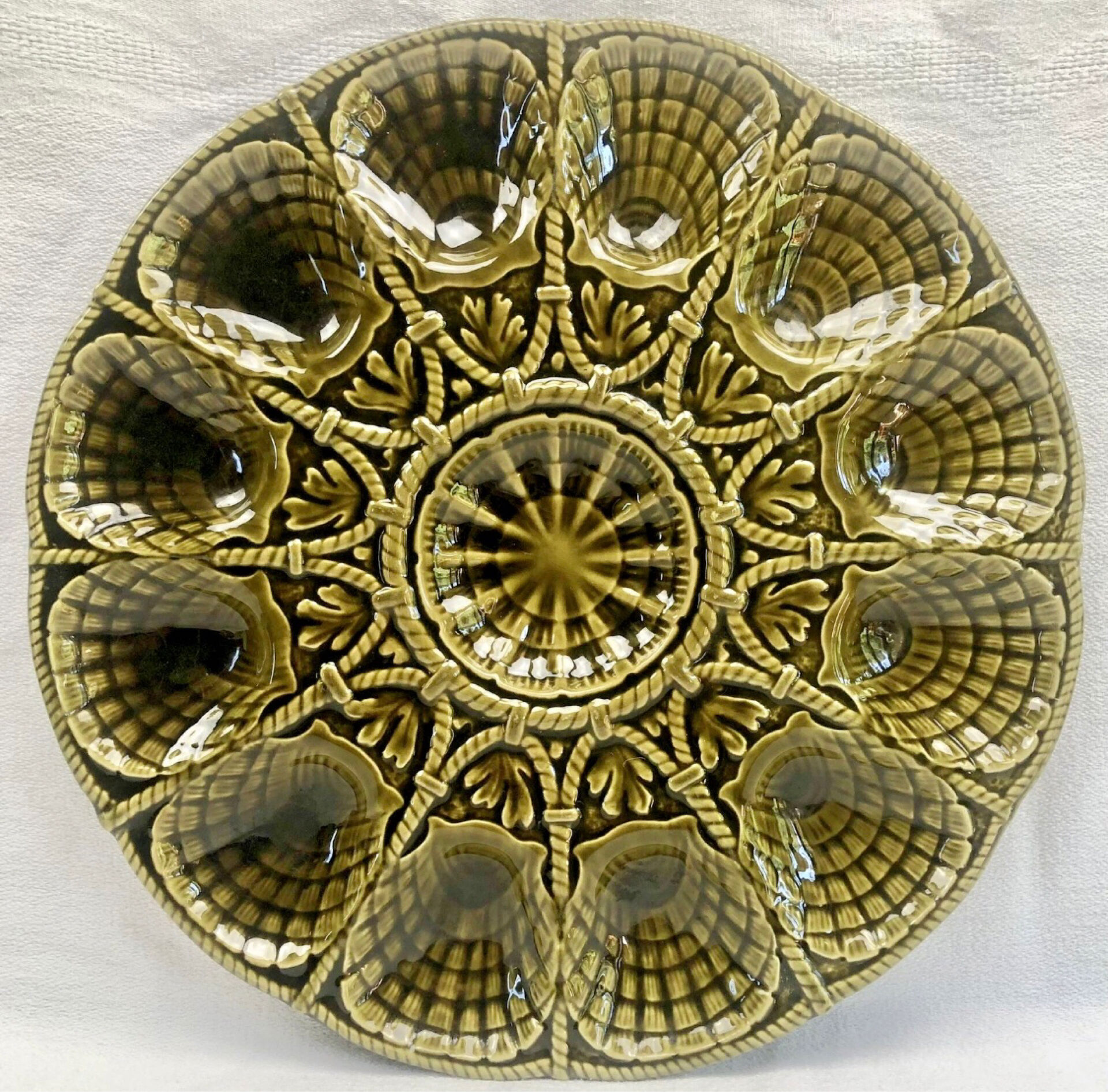 Antique oyster plate barbotine Sarreguemines