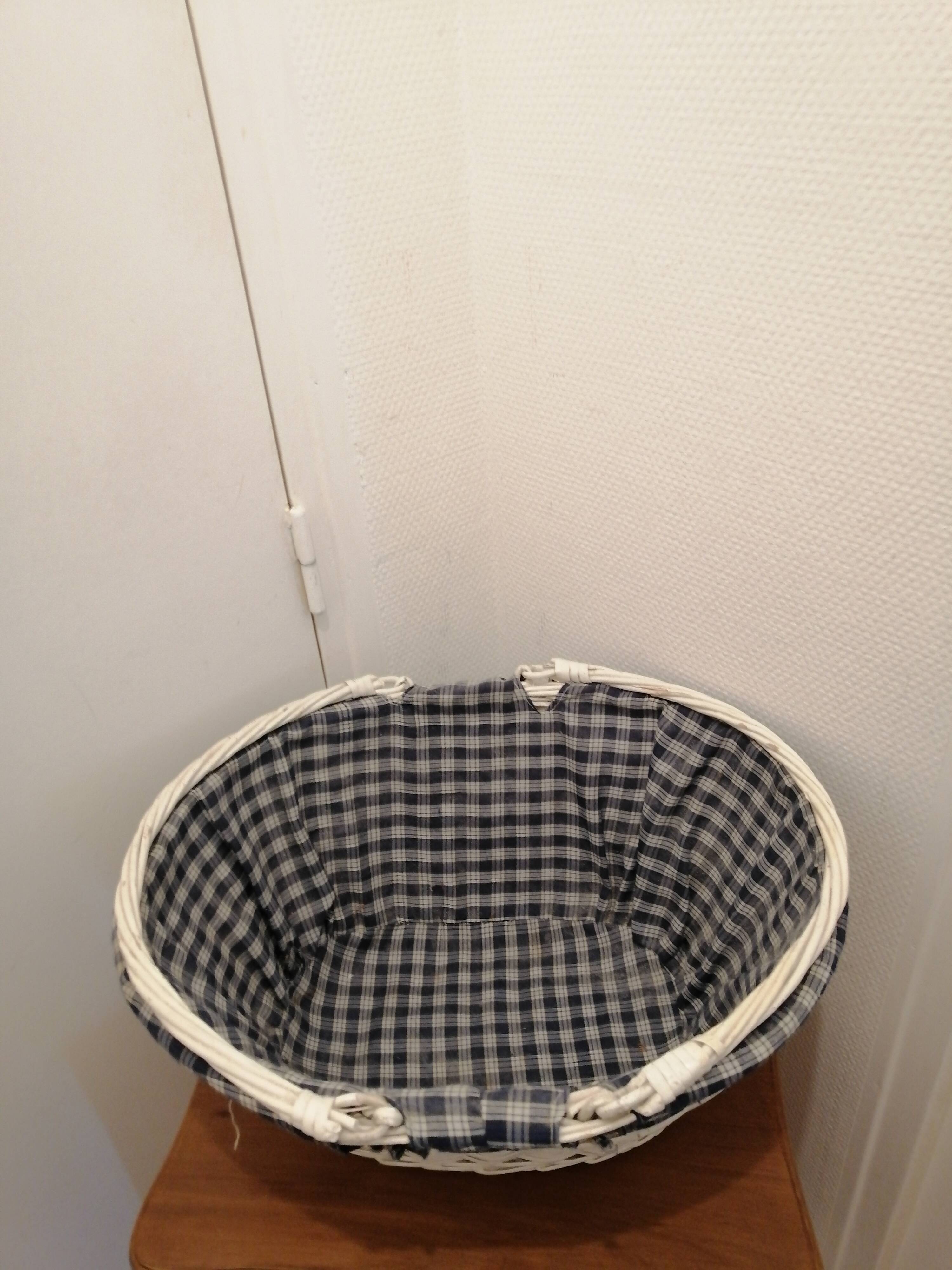 Vintage oval white wicker basket