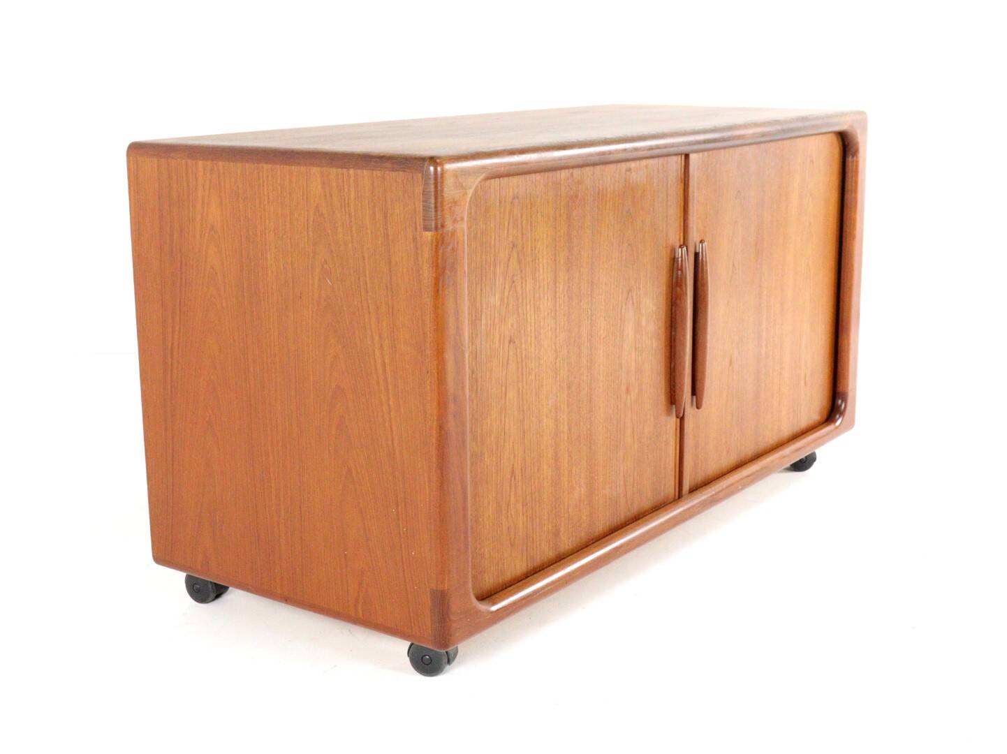 Dyrlund audio / tv cabinet 'Gronhoj'