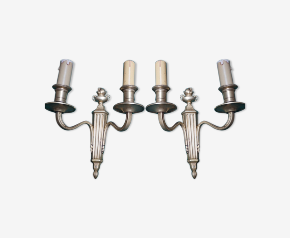 Paire d'appliques murales en bronze