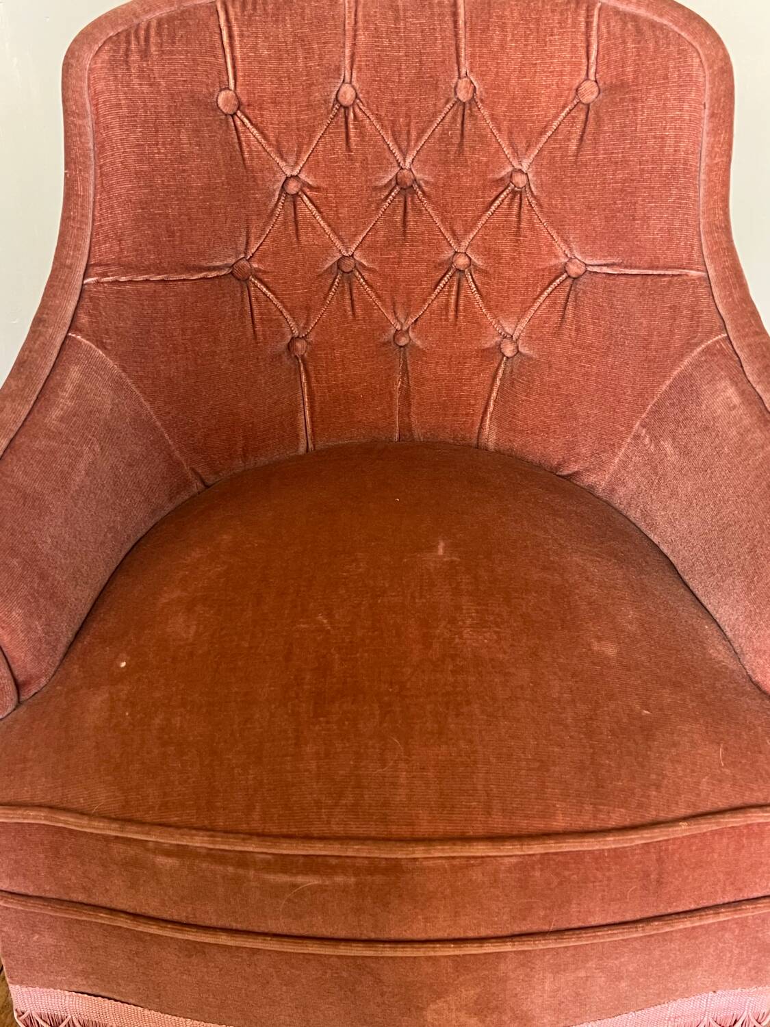 Small pink toad armchair