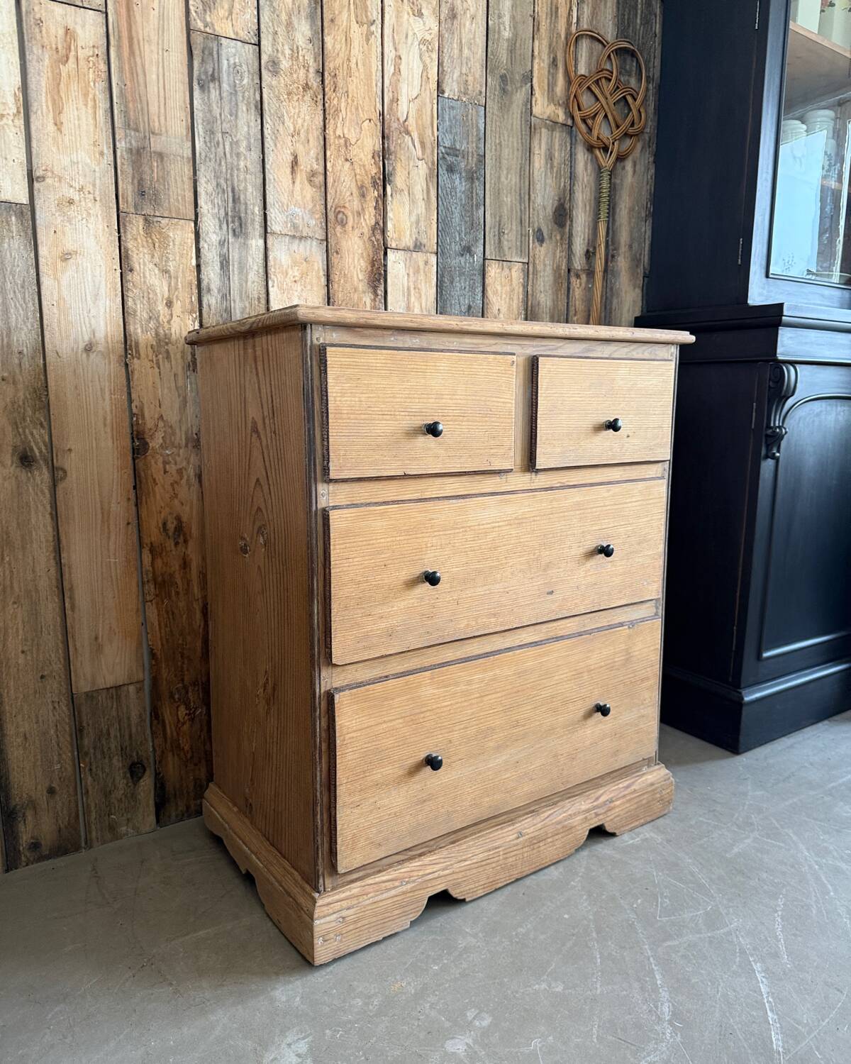 Chic country chest of drawers (renovated)