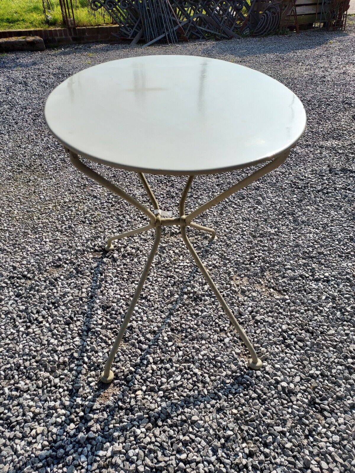 Table guéridon de jardin en fer forgé