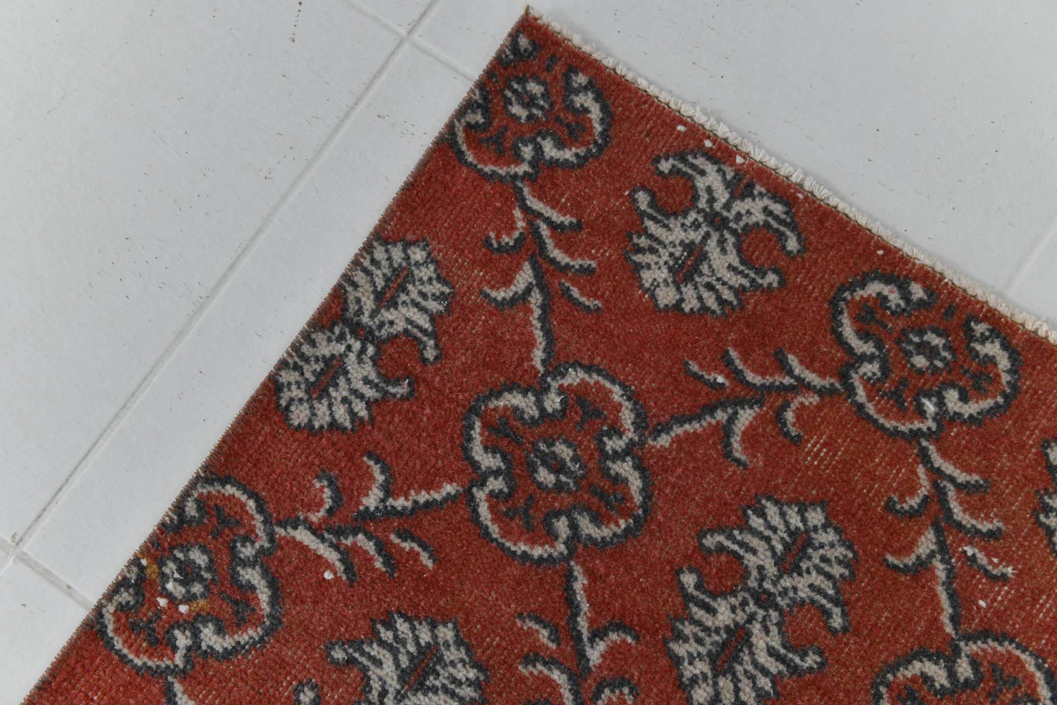 2x9 Red & Dark Blue Floral Vintage Runner Rug, 75x285Cm SK 23566