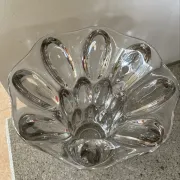 Pierre d'Avesn modernist vase in honeycomb crystal from the 1970s.
