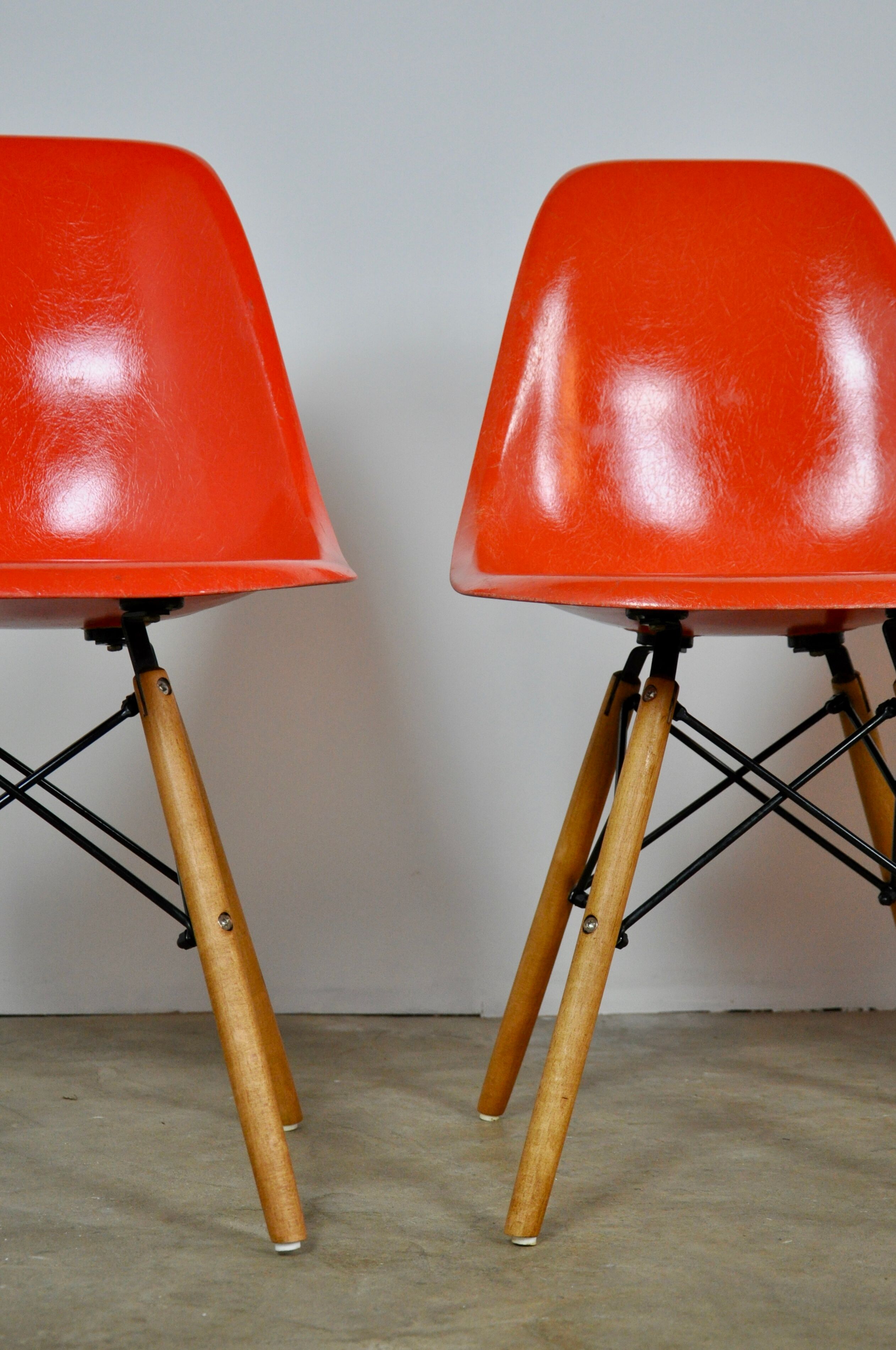 Chairs DSW fiberglass by Charles & Ray Eames for Herman Miller