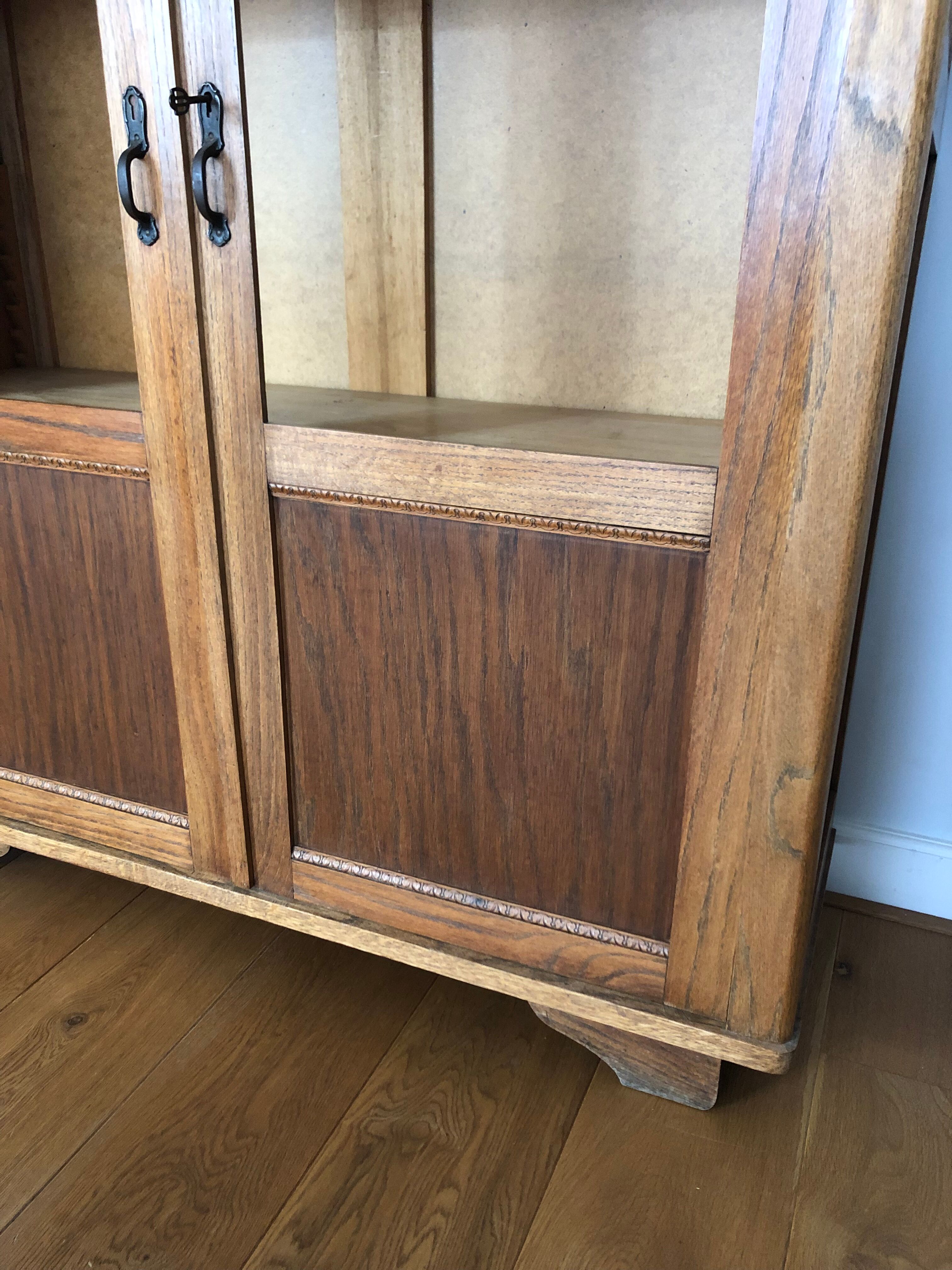 Glass cabinet