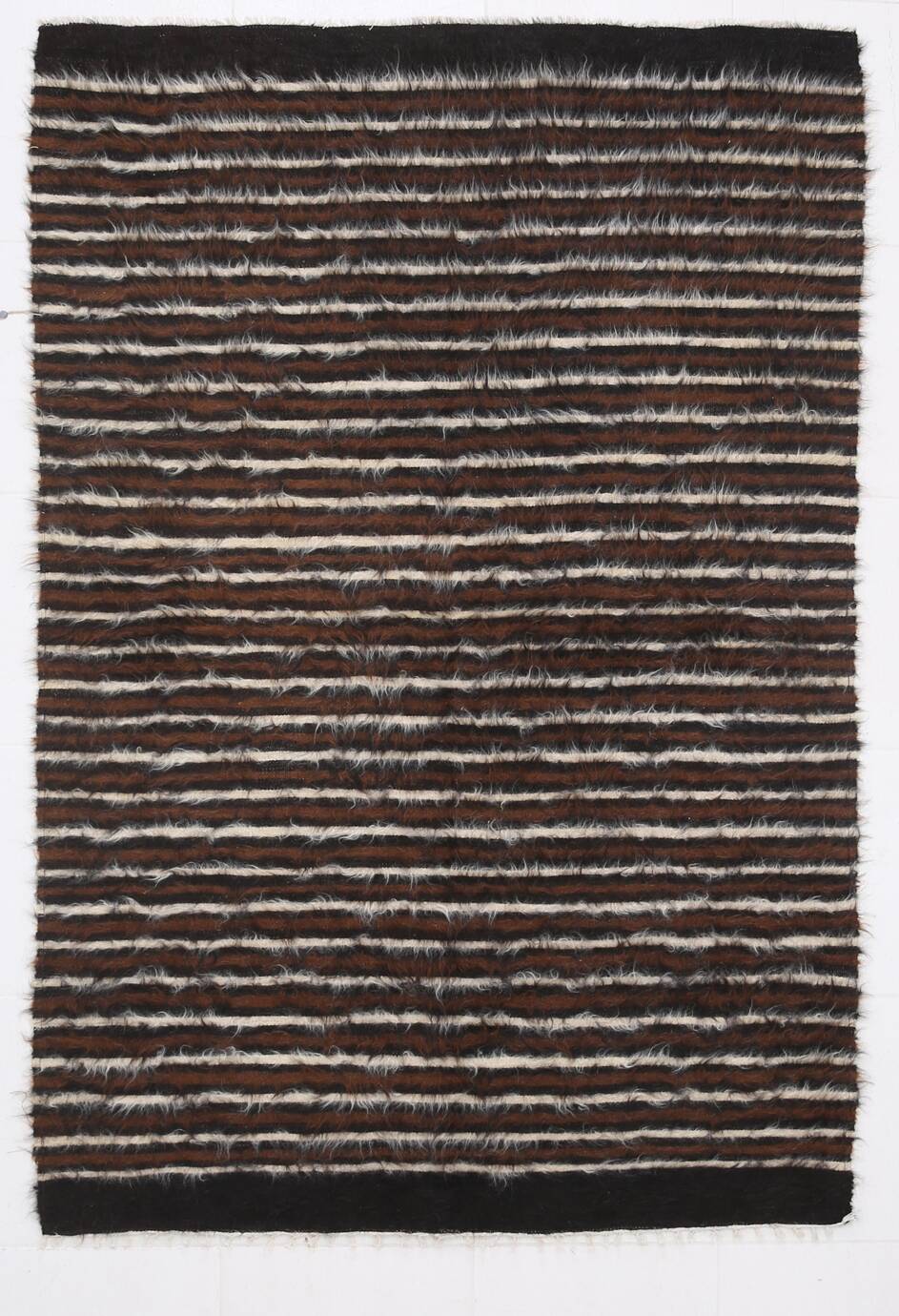 %100 Wool Handwoven Turkish Vintage Kilim Rug, 136x196 Cm