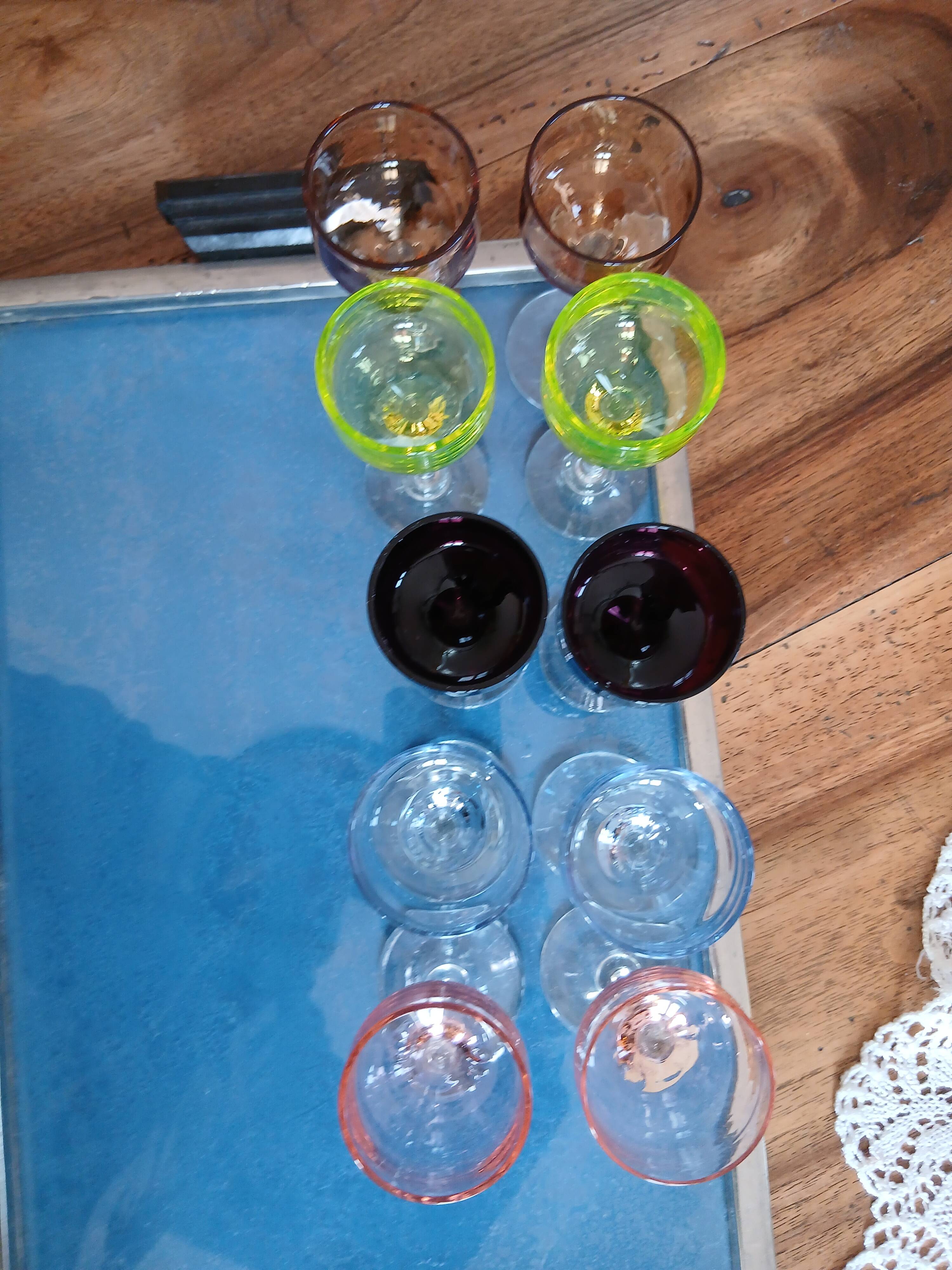 10 multicolored stemmed glasses