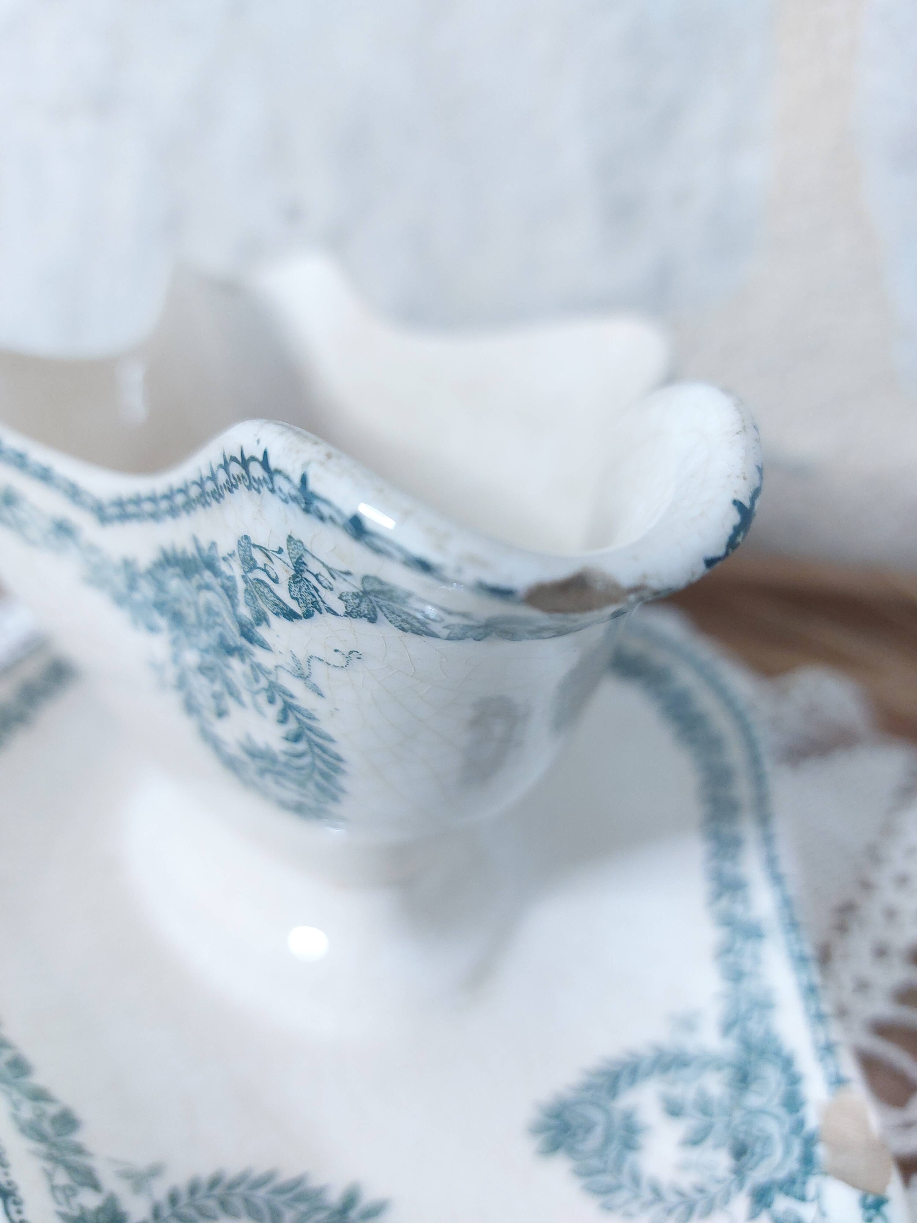 Rare and very pretty old Longwy St Cyr SFNGR sauce boat, France