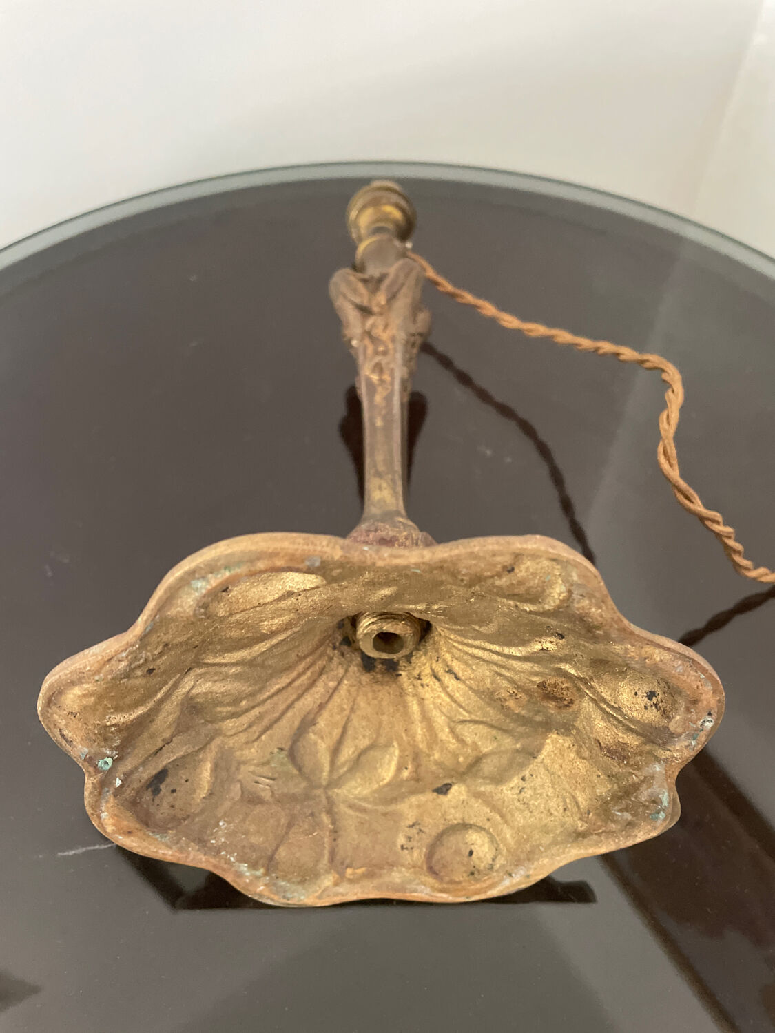 Art Nouveau lamp 1900 in bronze.