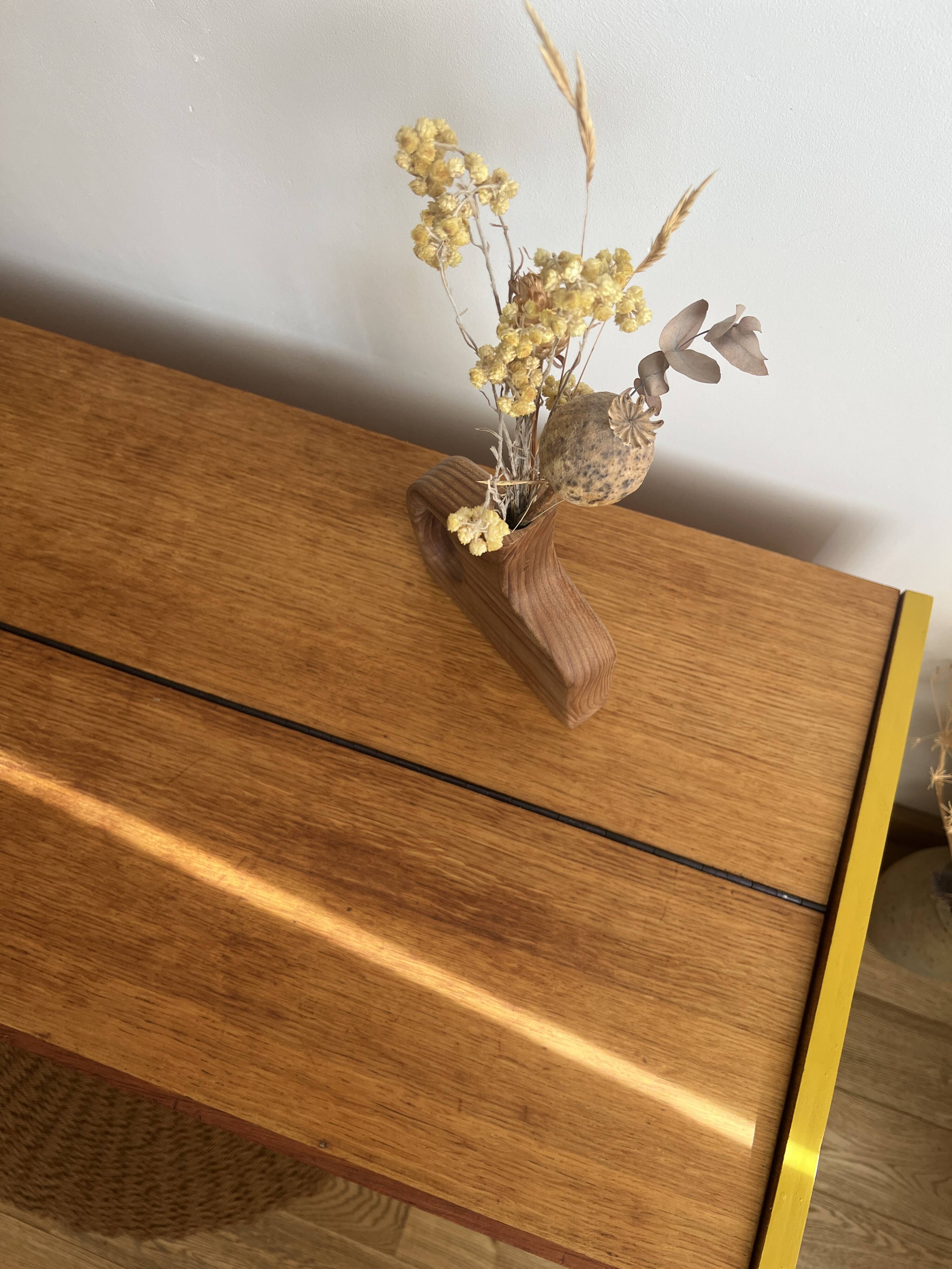 1960s console modernist spirit