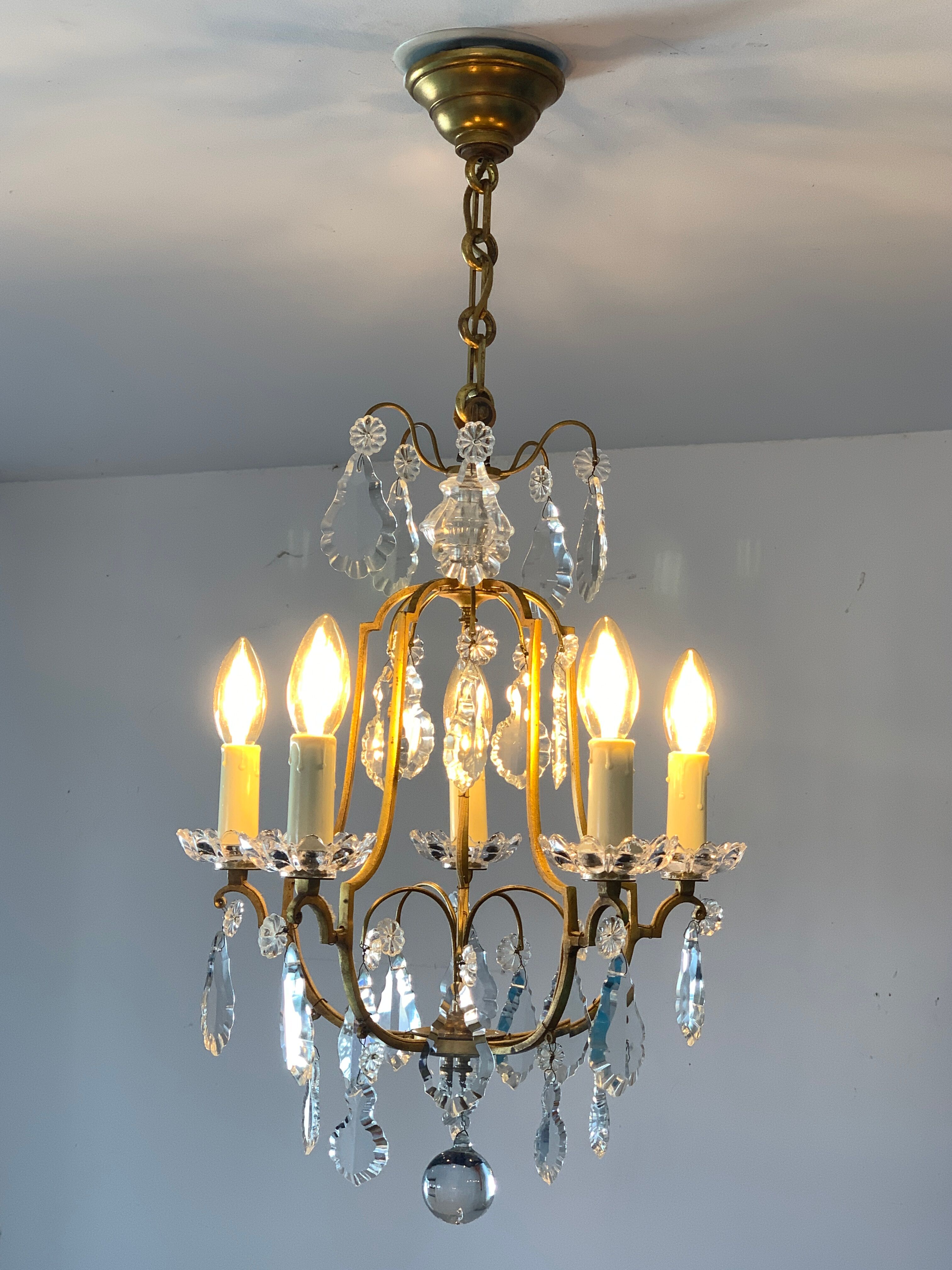 Lustre pampilles en cristal style Louis XVI, XXème