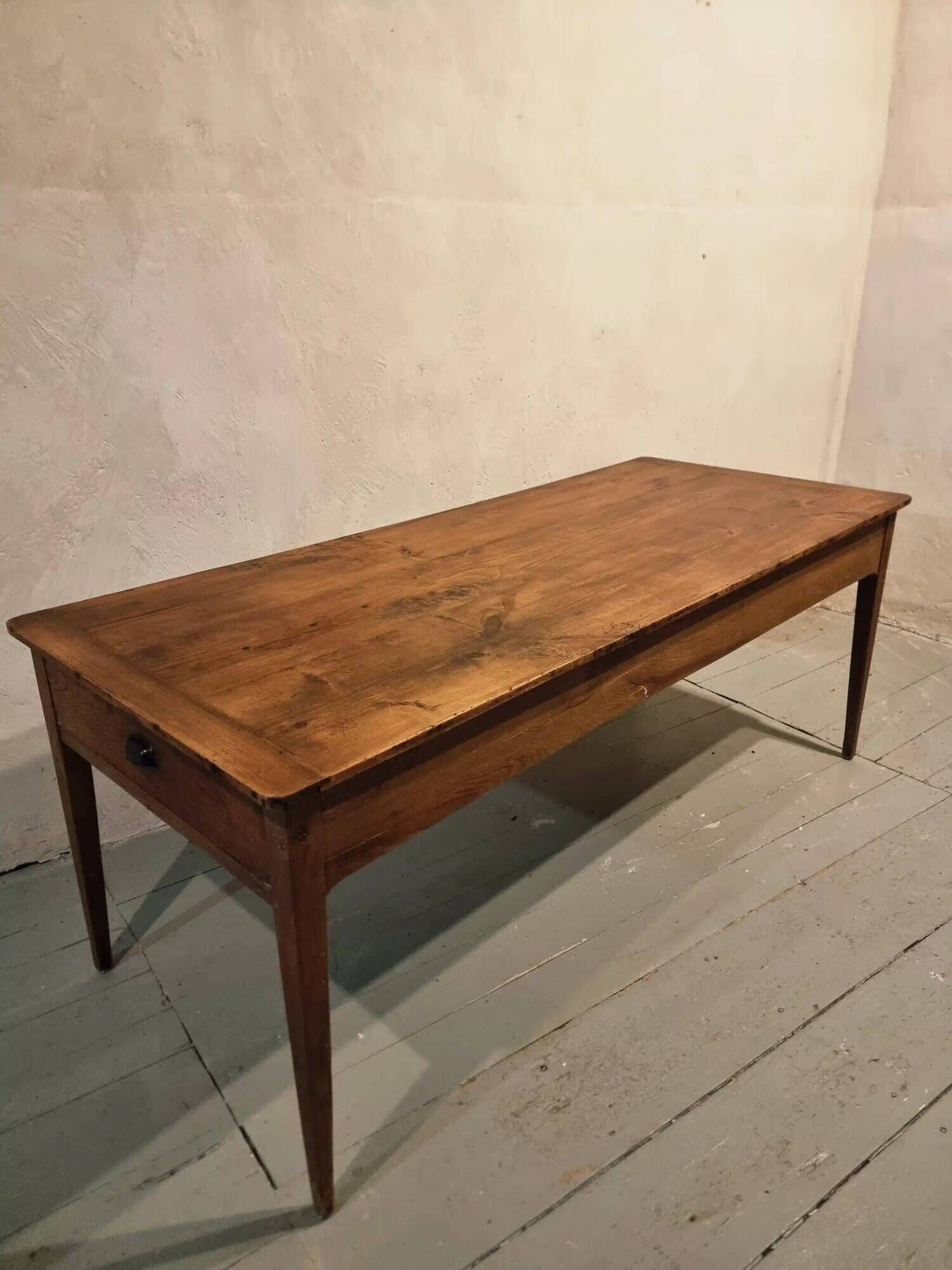 Antique French oak dining table with pine top – 19th century